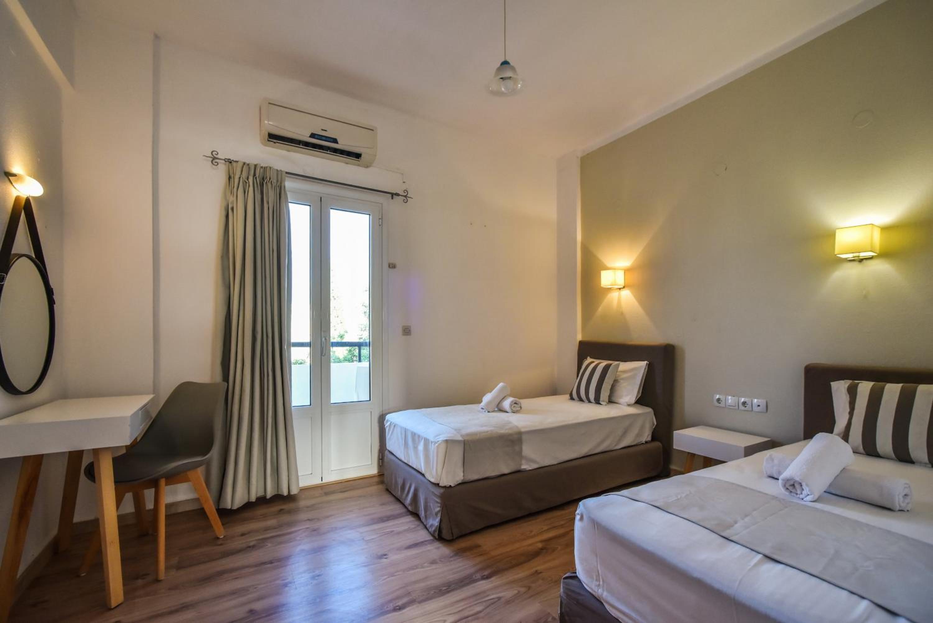 Family One-Bedroom Quadruple Apartment
