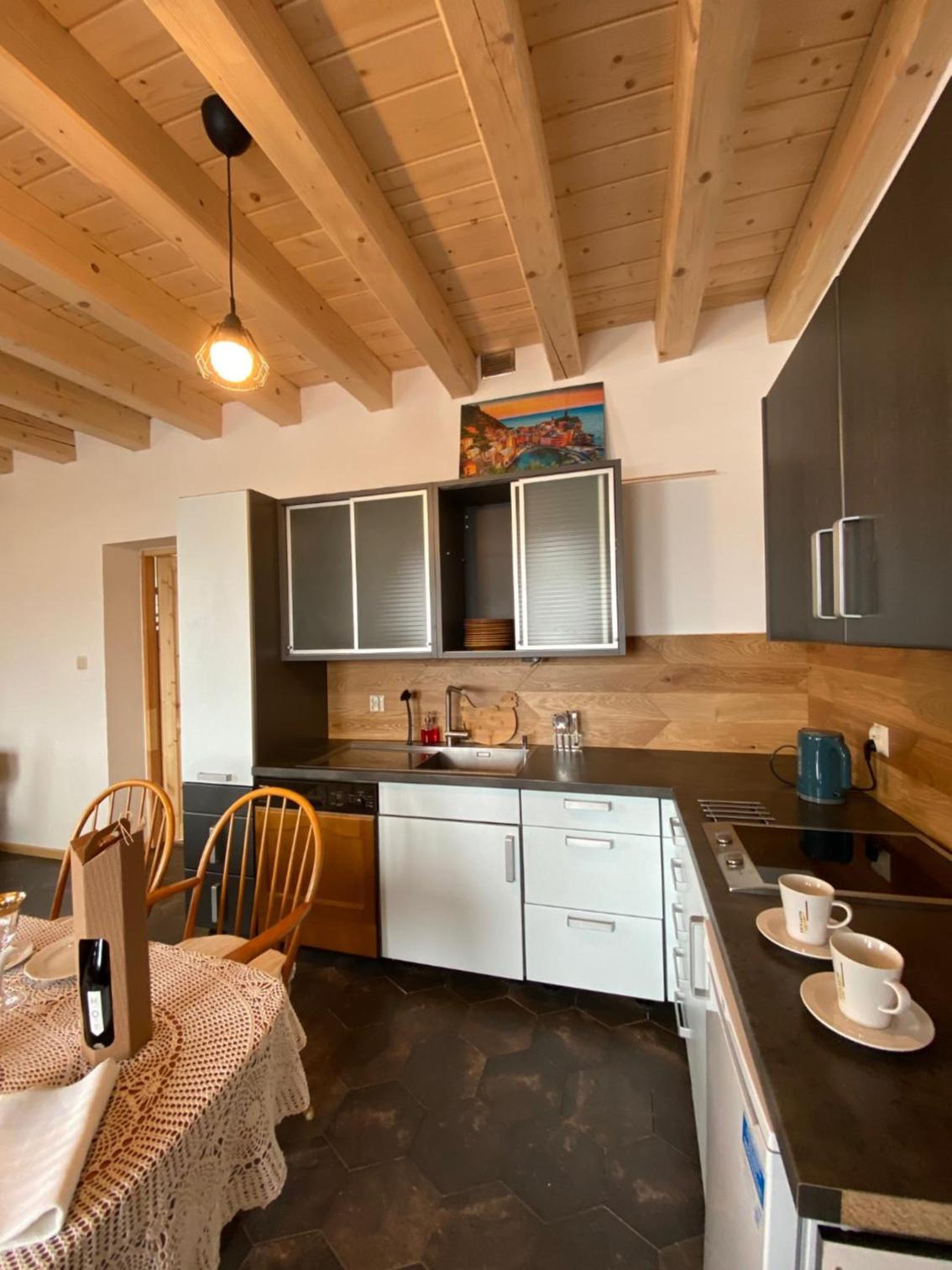 Suite with Mountain View - Photo 10
