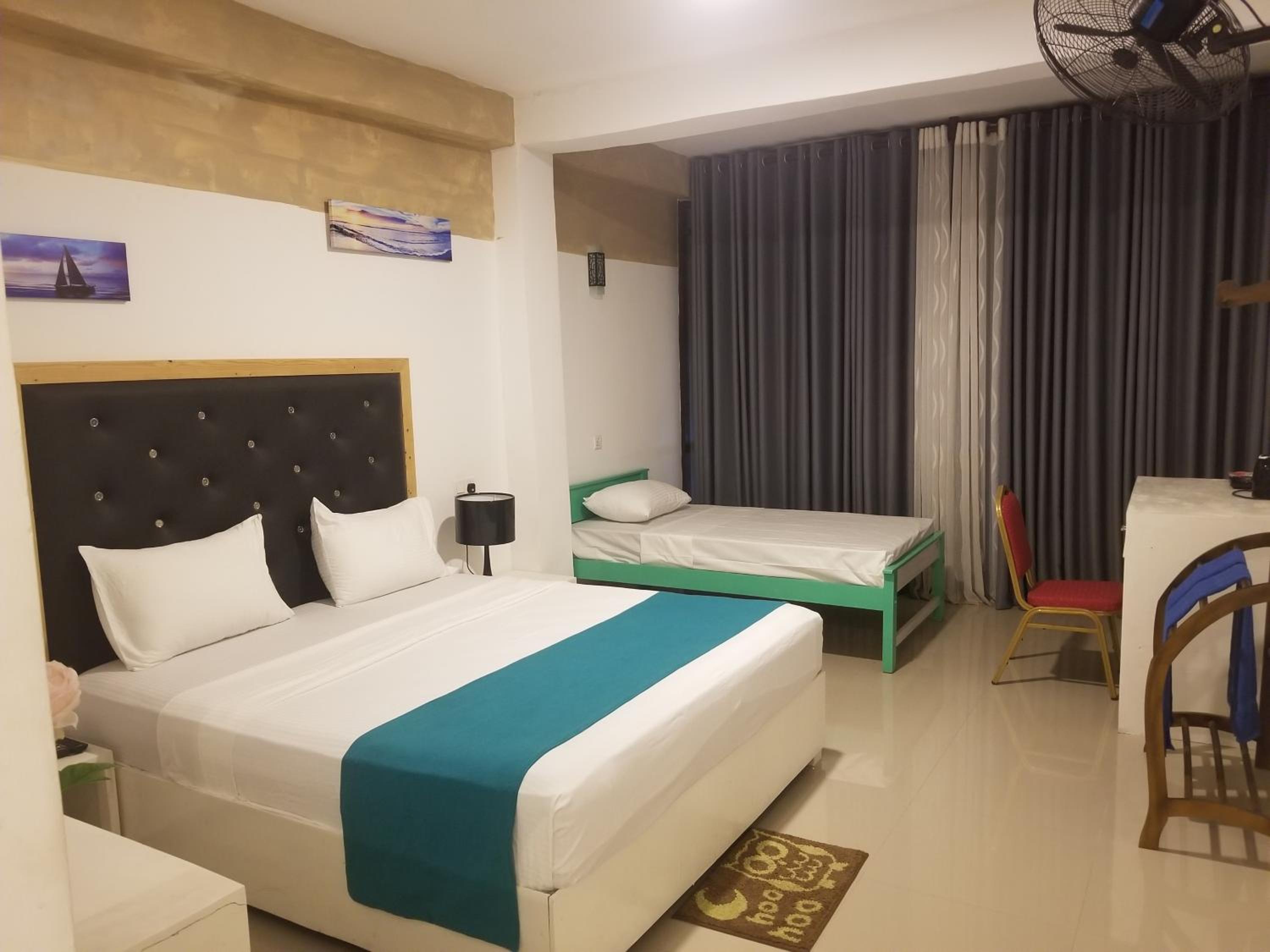 Classic Triple Room - Photo 9