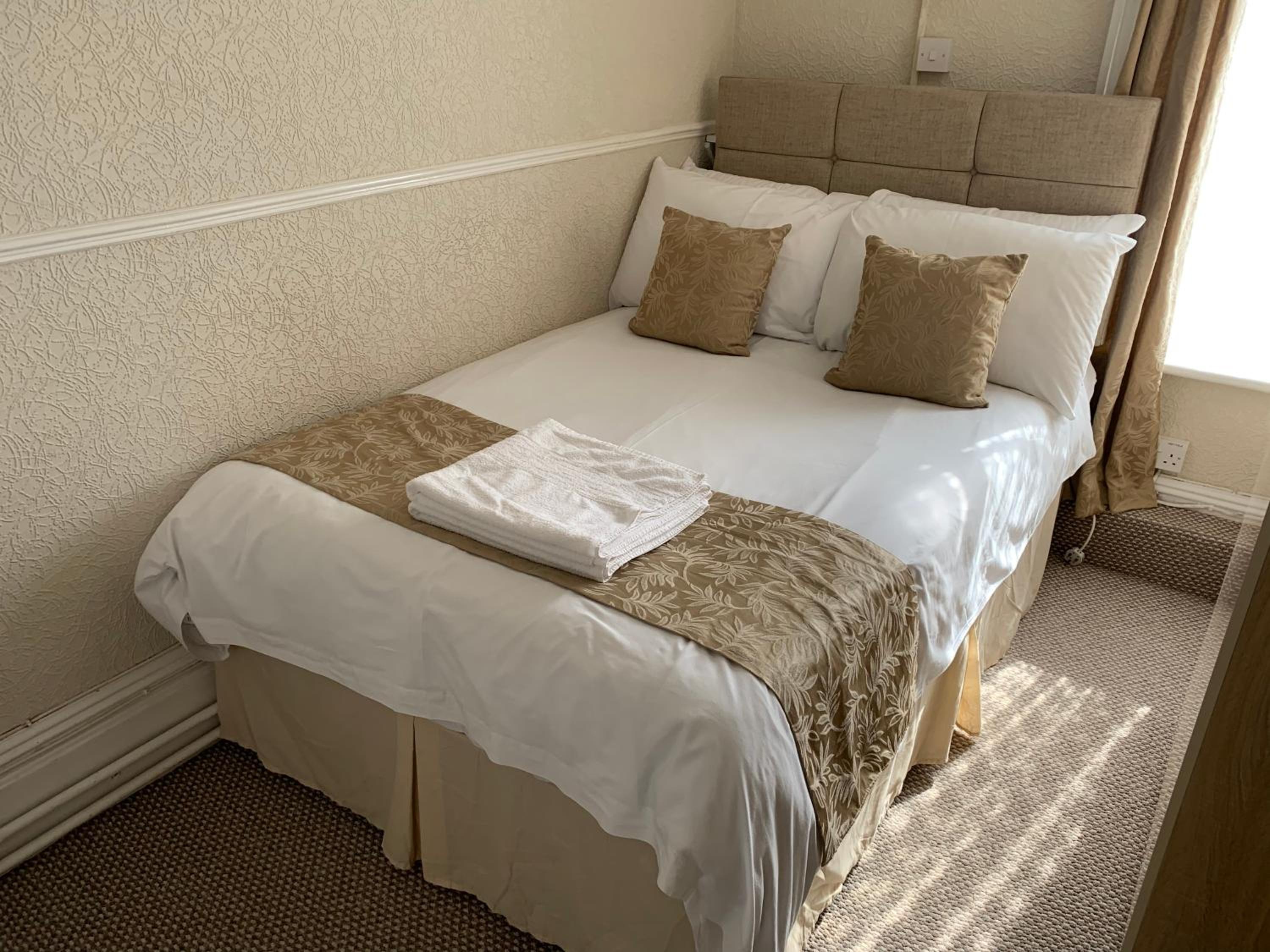 Economy Double Room - Photo 4