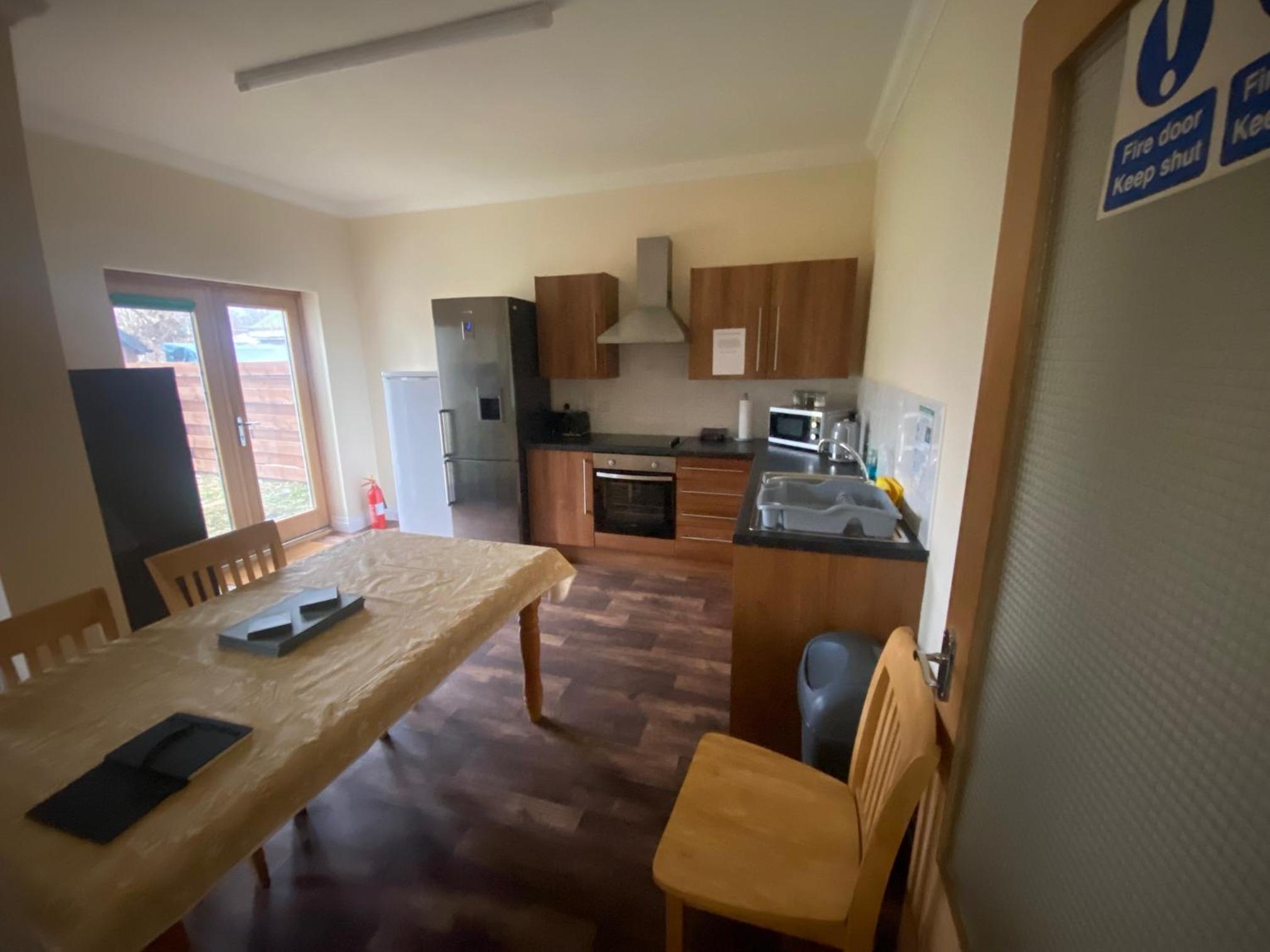 Double Room - Photo 5