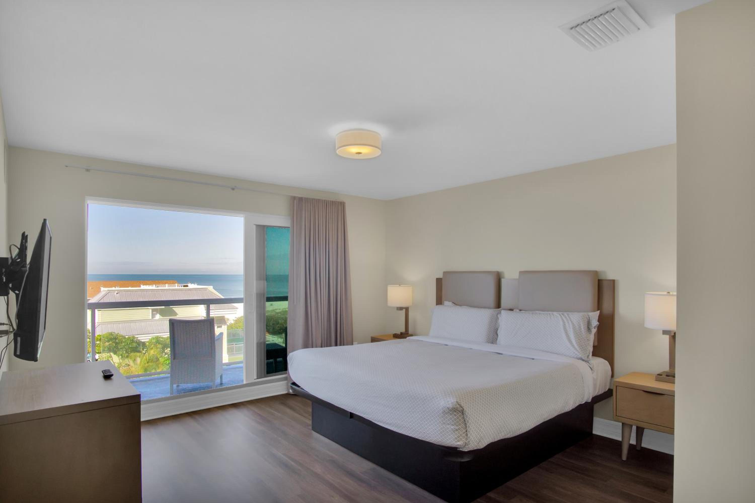 Standard 2 Bedroom Suite Gulf View Lower Floor