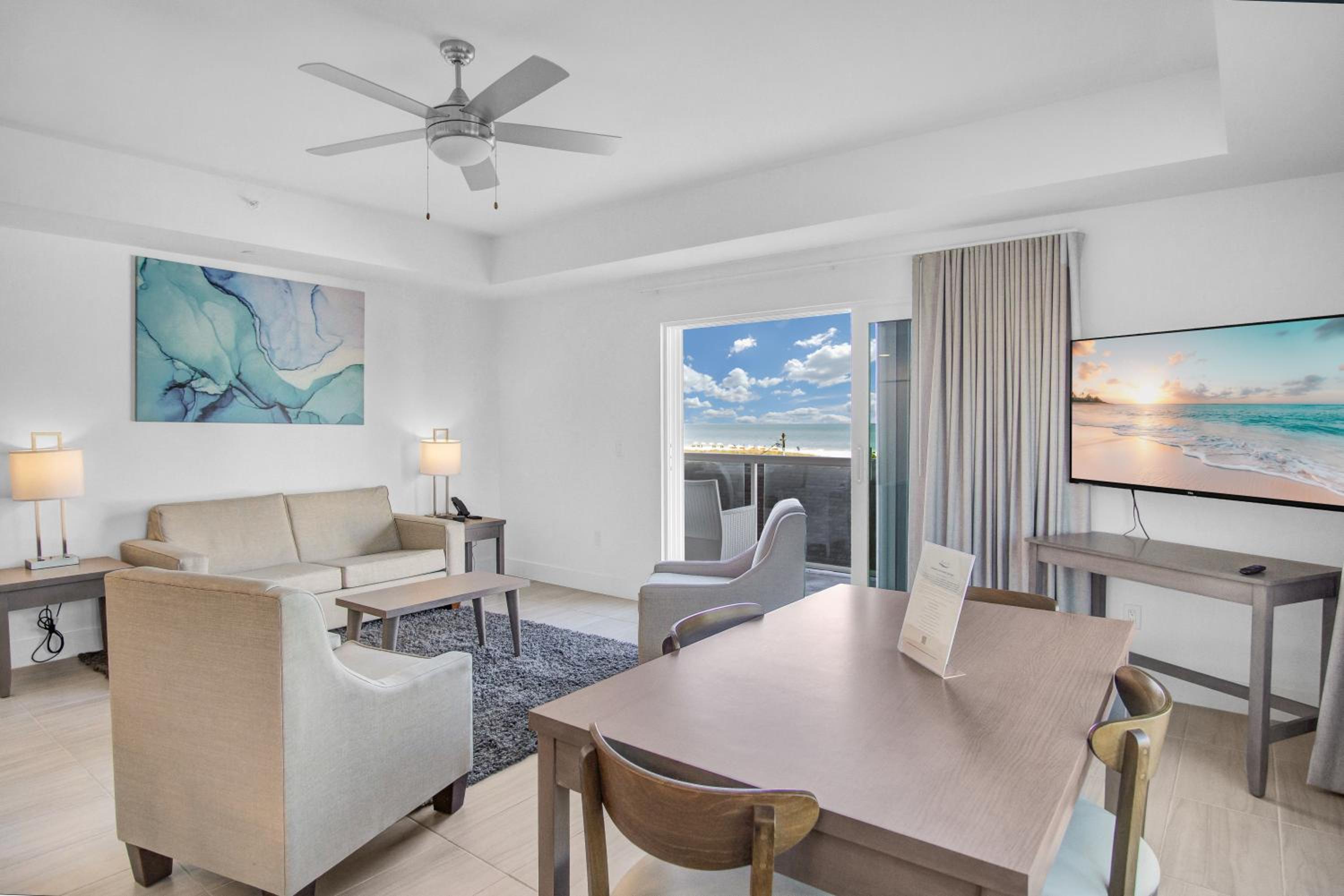 Deluxe 3 Bedroom Suite Gulf View Lower Floor