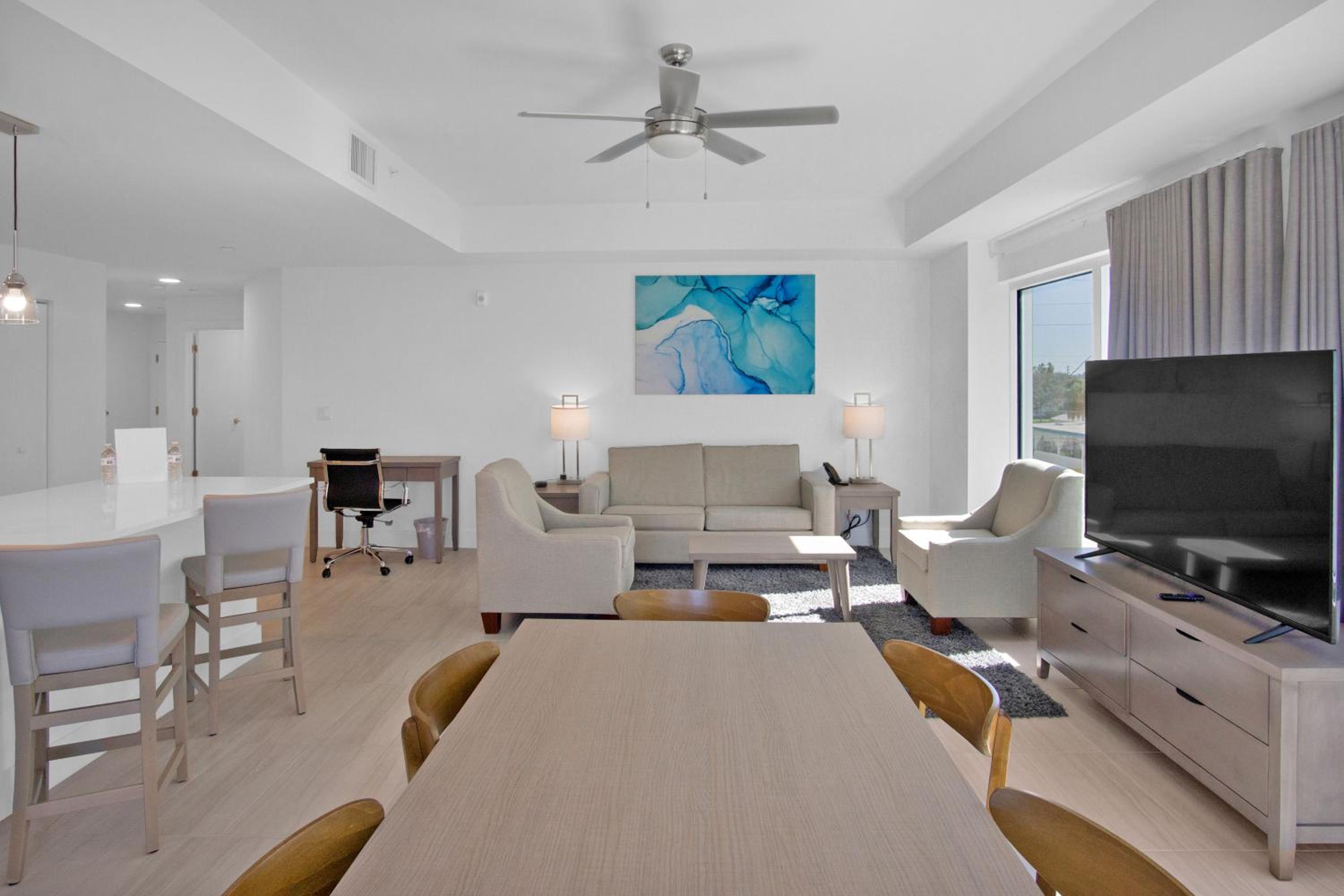 Deluxe 2 Bedroom Suite Gulf View Lower Floor
