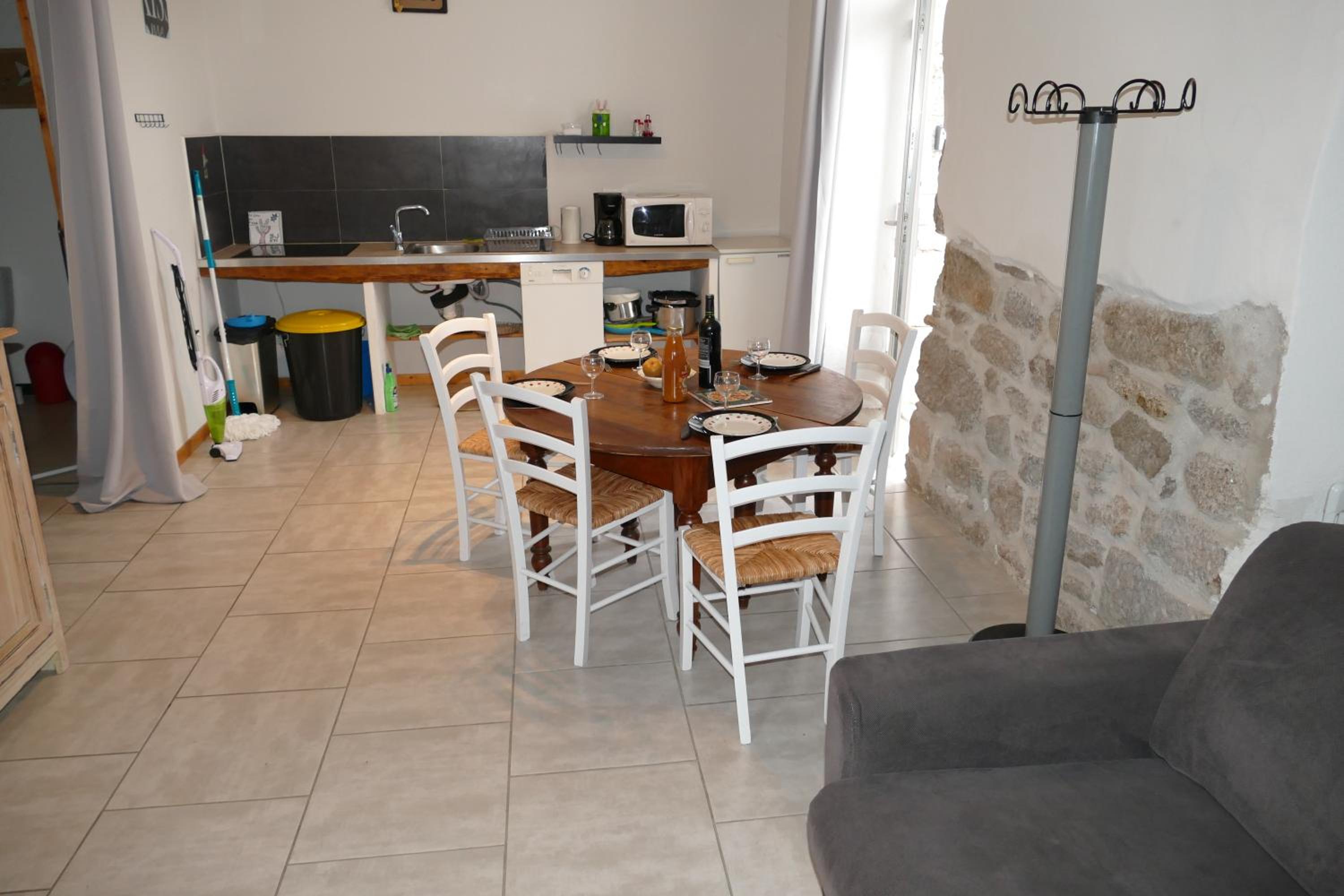 One-Bedroom Apartment - Photo 24