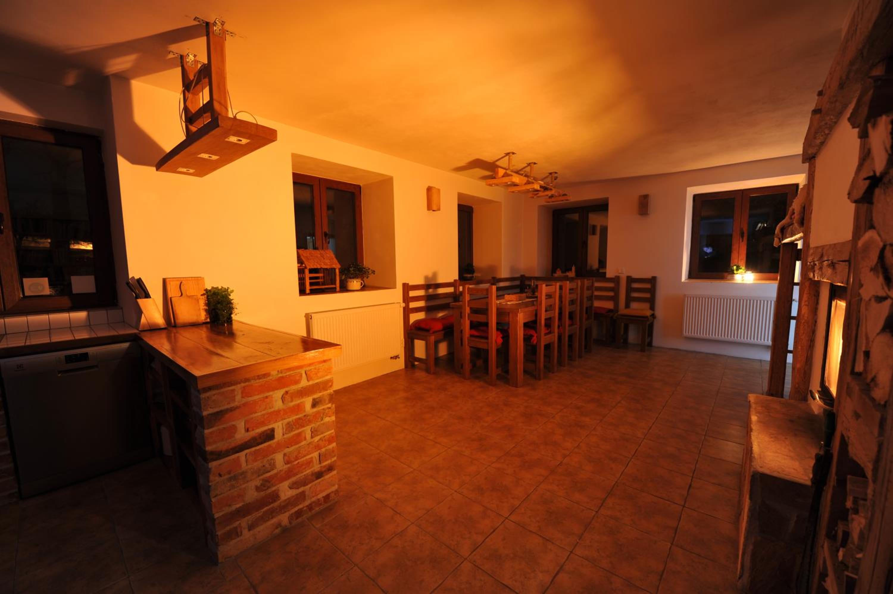 Premium One-Bedroom Apartment (3 Adults) photo 2