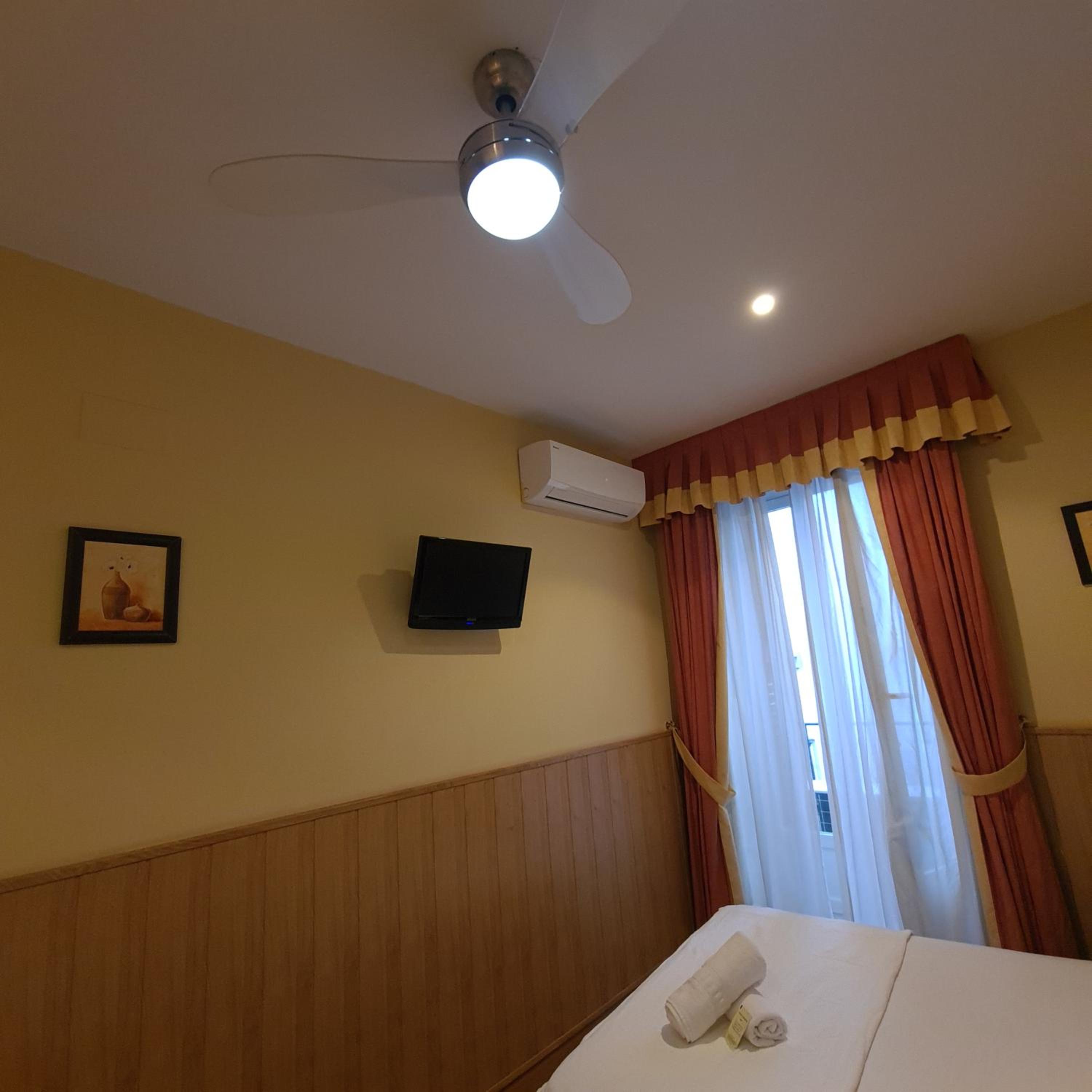 Standard Double Room (2 Adults) - Photo 6