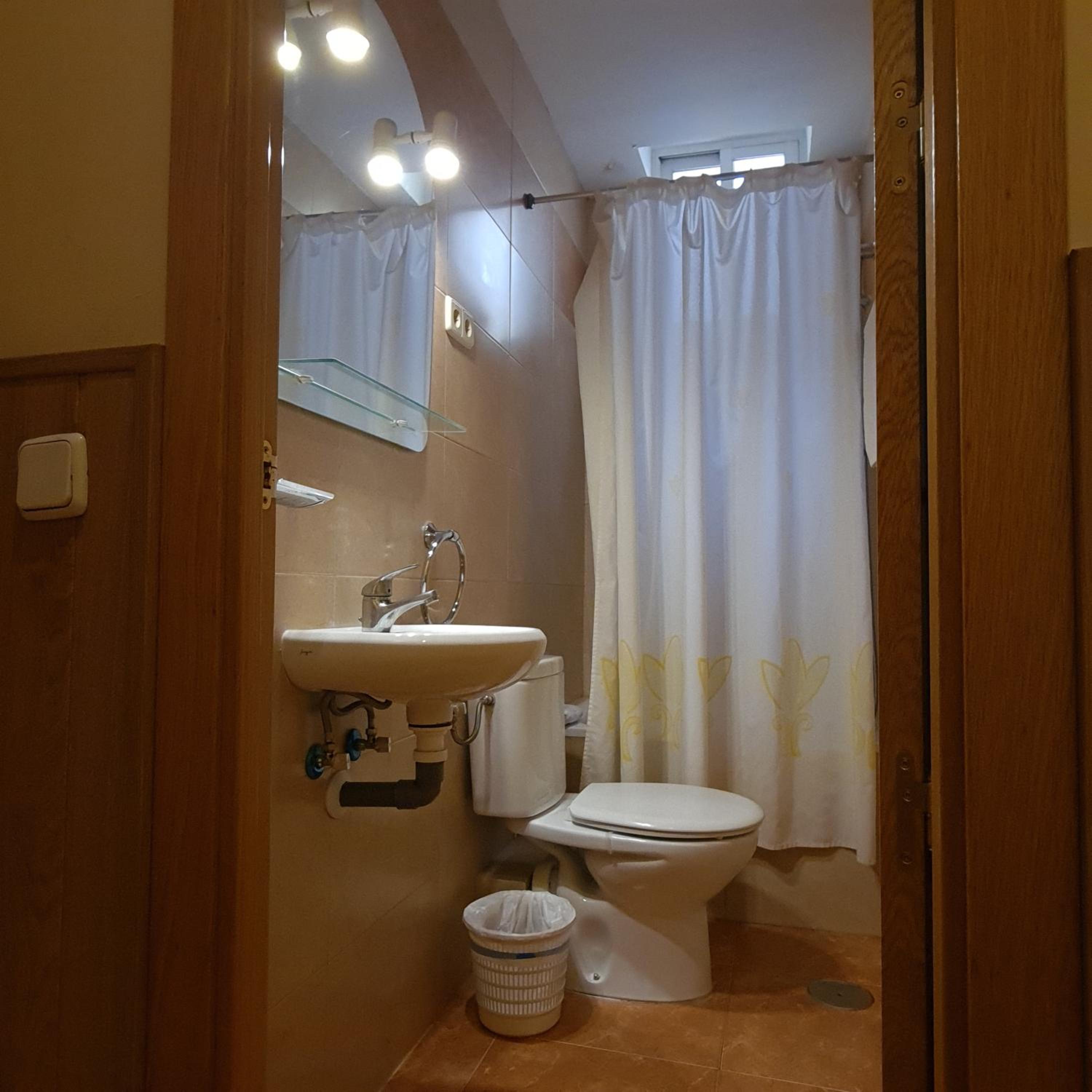 Basic Triple Room - Photo 8