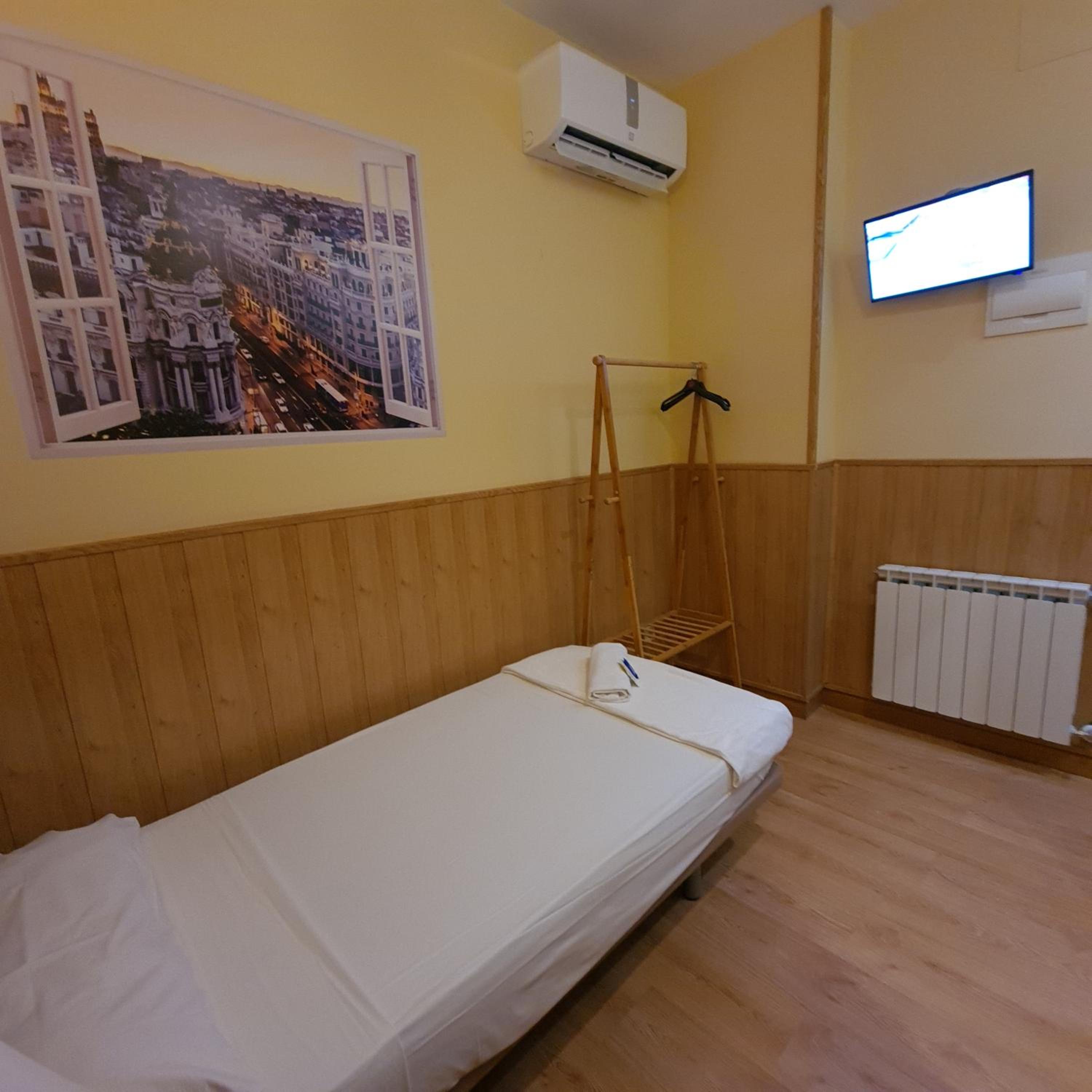 Single Room photo 3