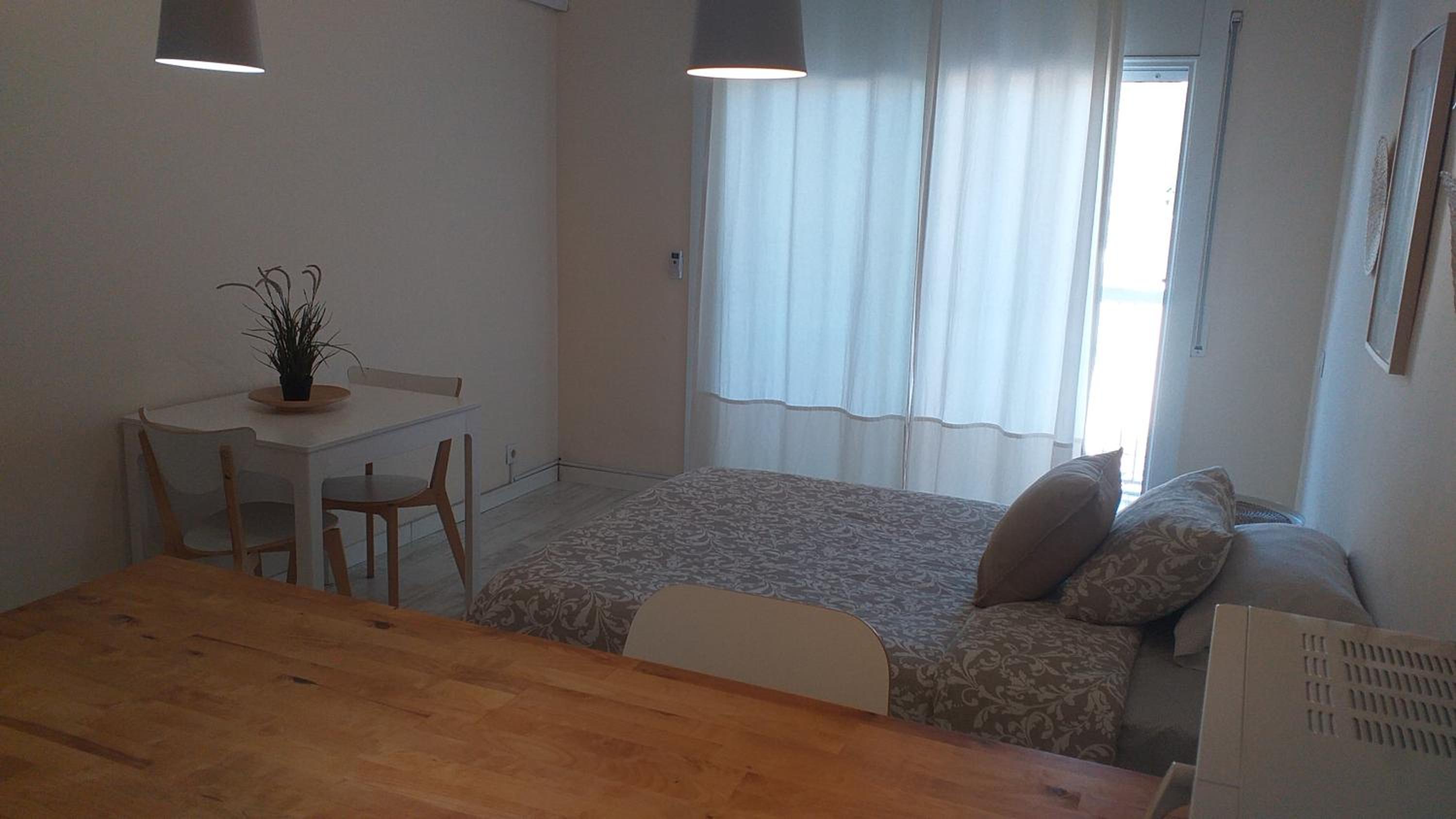 Estudio con Balcón