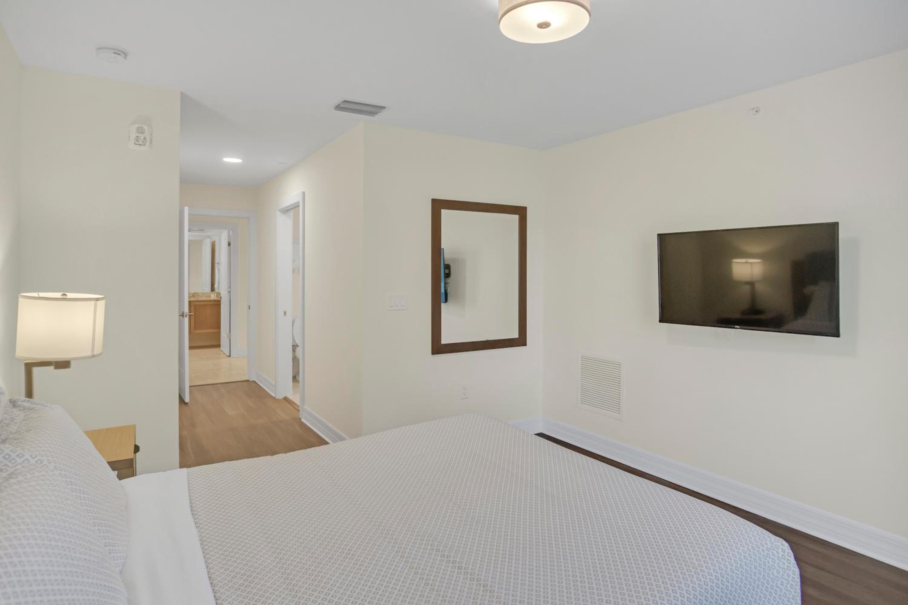 Deluxe 3 Bedroom Accessible Suite photo 2