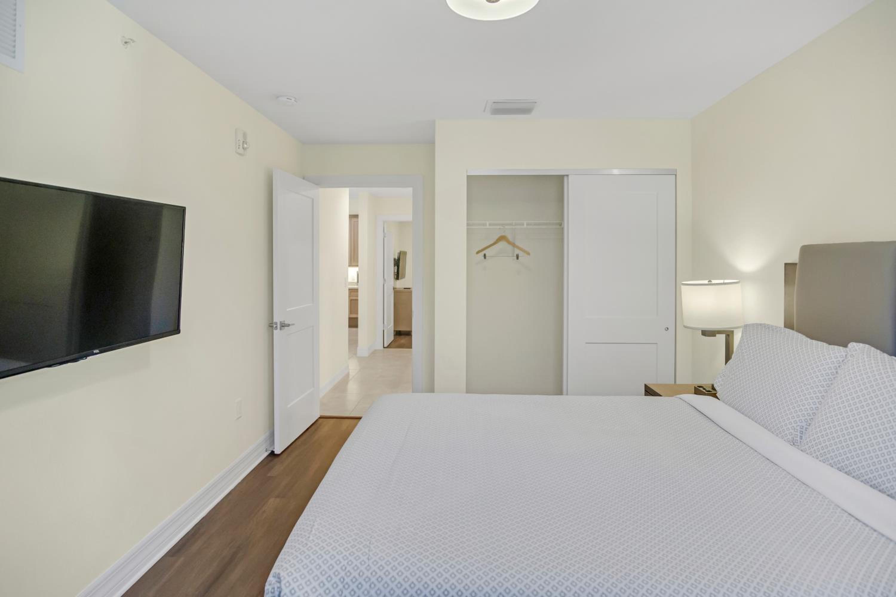 Deluxe 3 Bedroom Accessible Suite photo 3