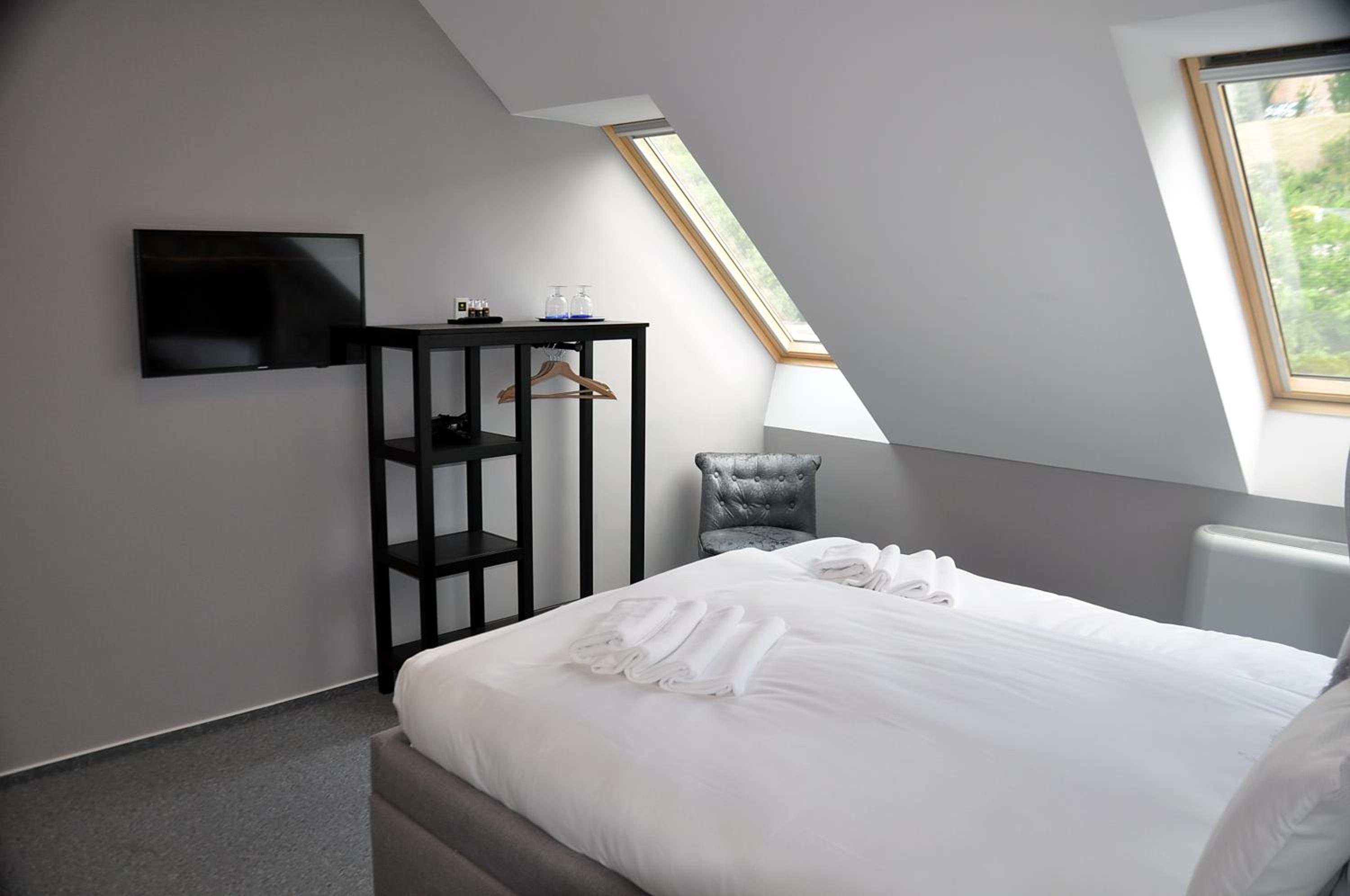 Deluxe Queen Room - Photo 2