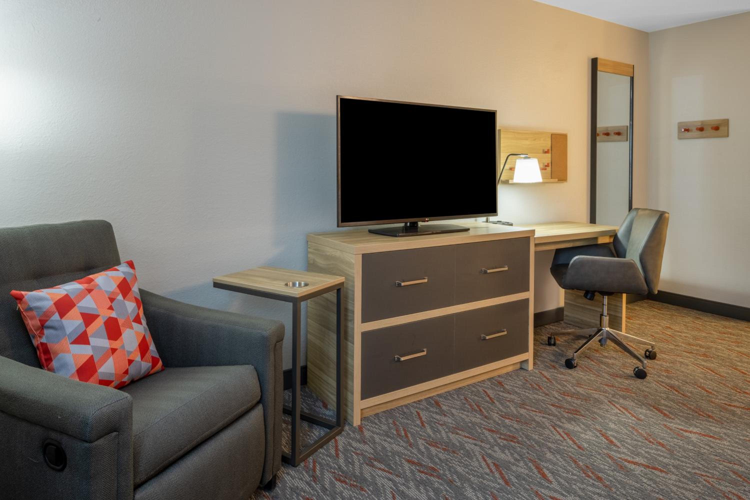 Studio Queen Suite - Photo 3