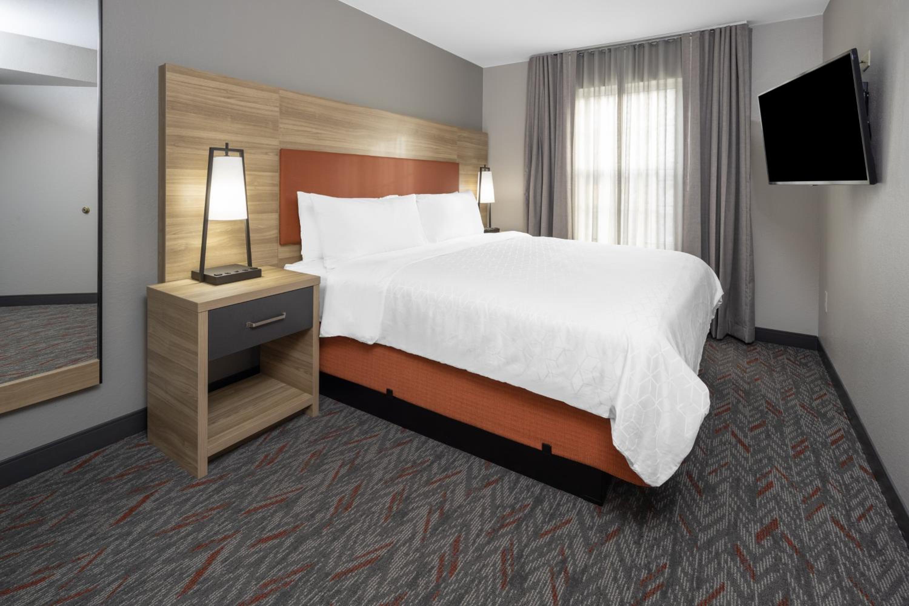 Two-Bedroom Suite with Roll-In Shower - Disability Access - Photo 1