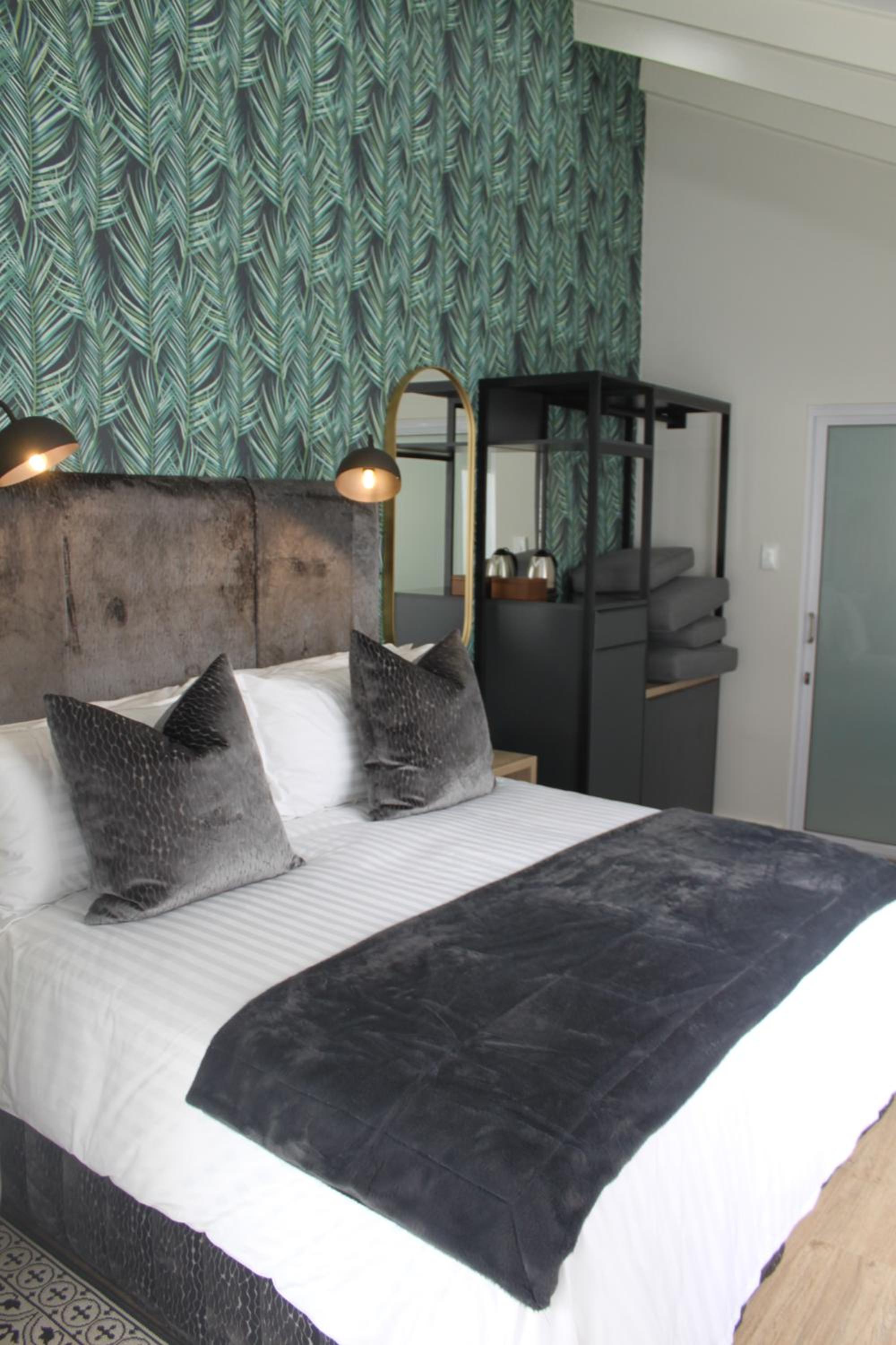 Standard King Room photo 3