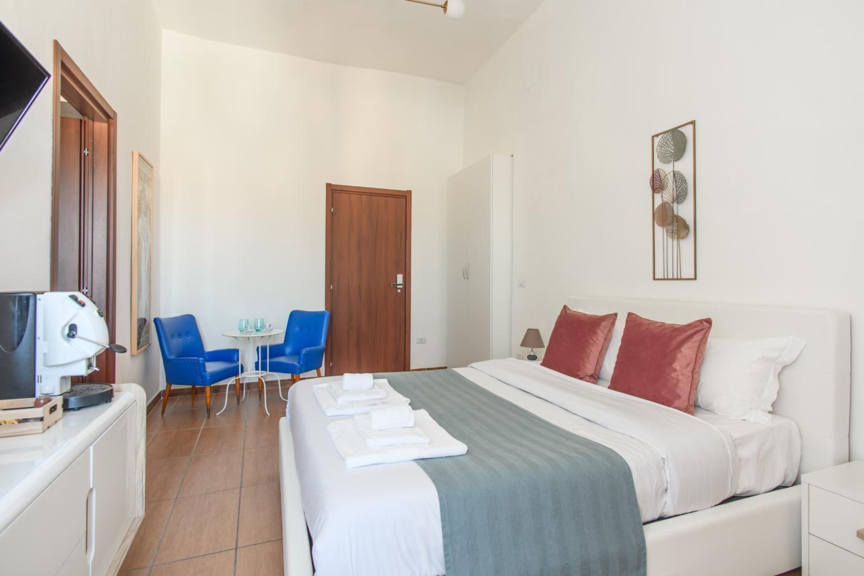 Deluxe Double Room with Sea View - Photo 15