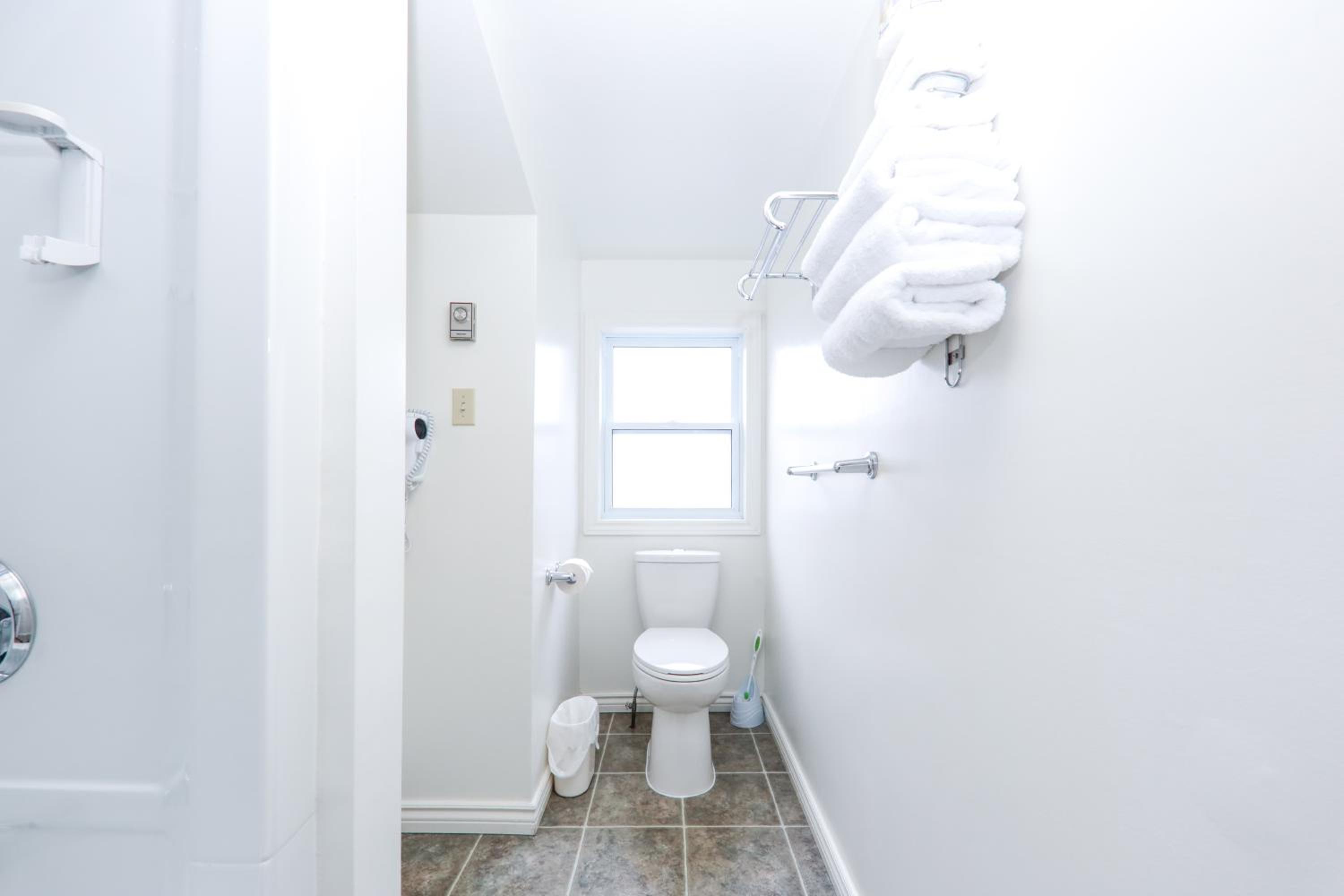 Deluxe Family Suite photo 3