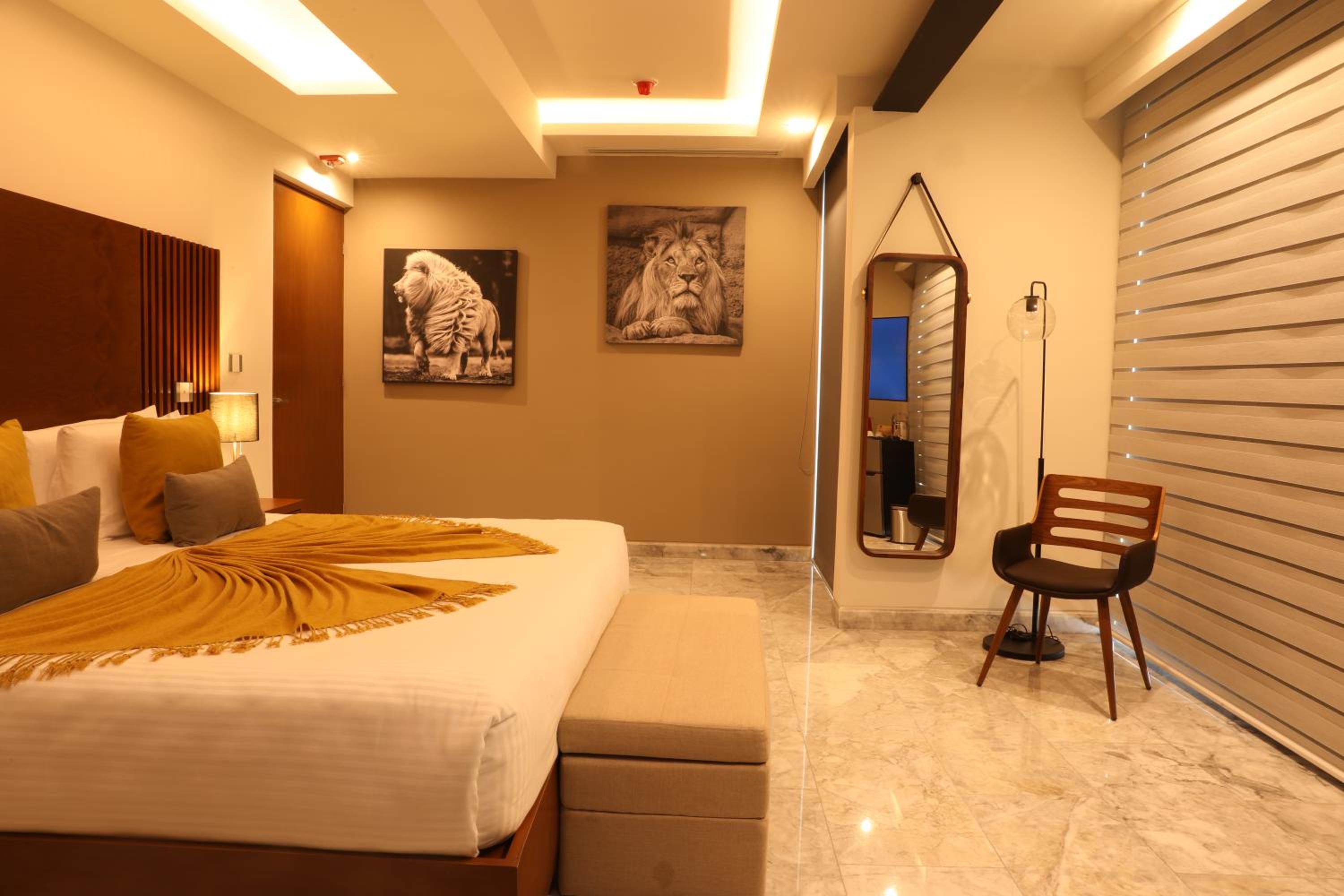 Master Suite With Bathtub