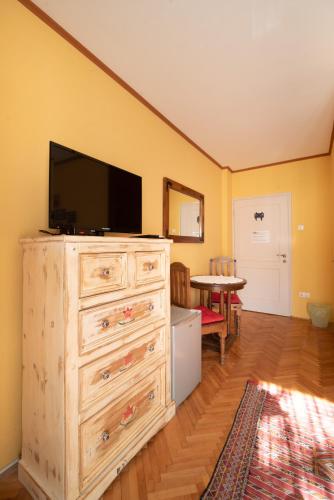 Classic Double Room with Bath photo 3