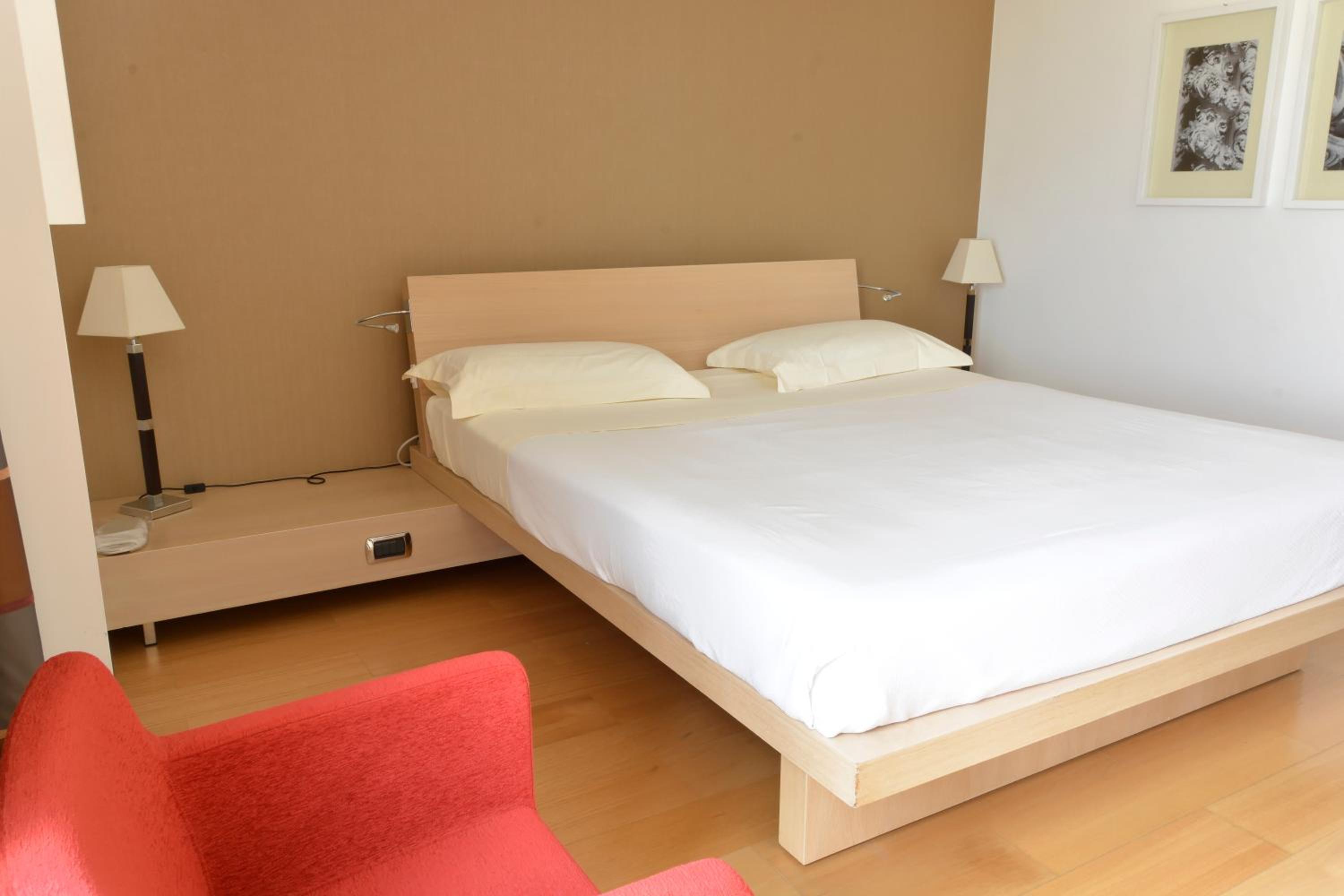 Superior Double or Twin Room - Photo 10