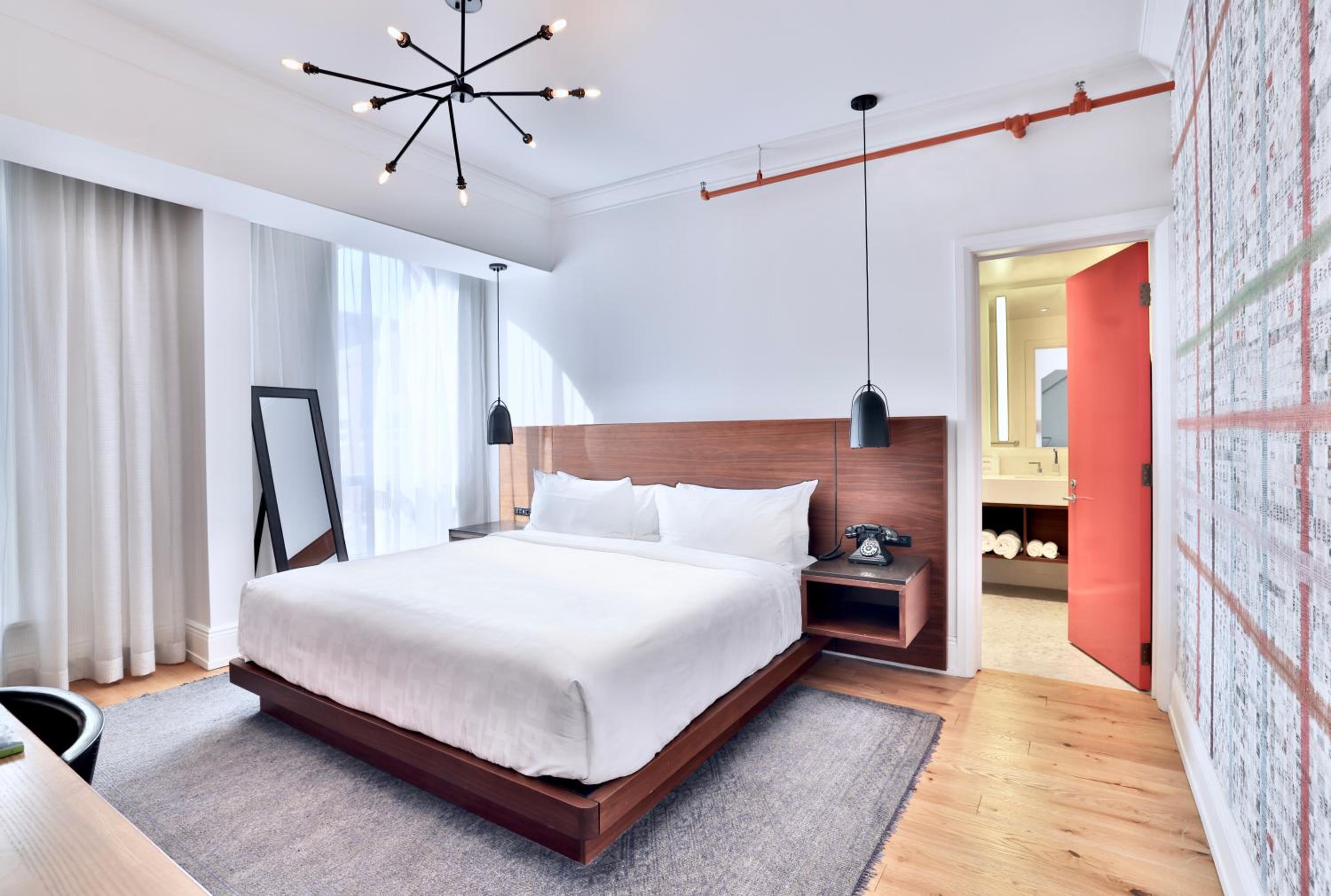 King Suite - Photo 3