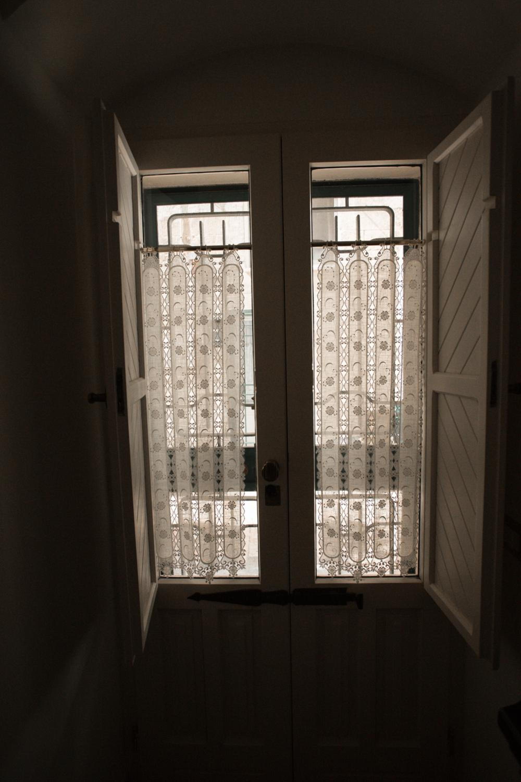 Double Room - Photo 8