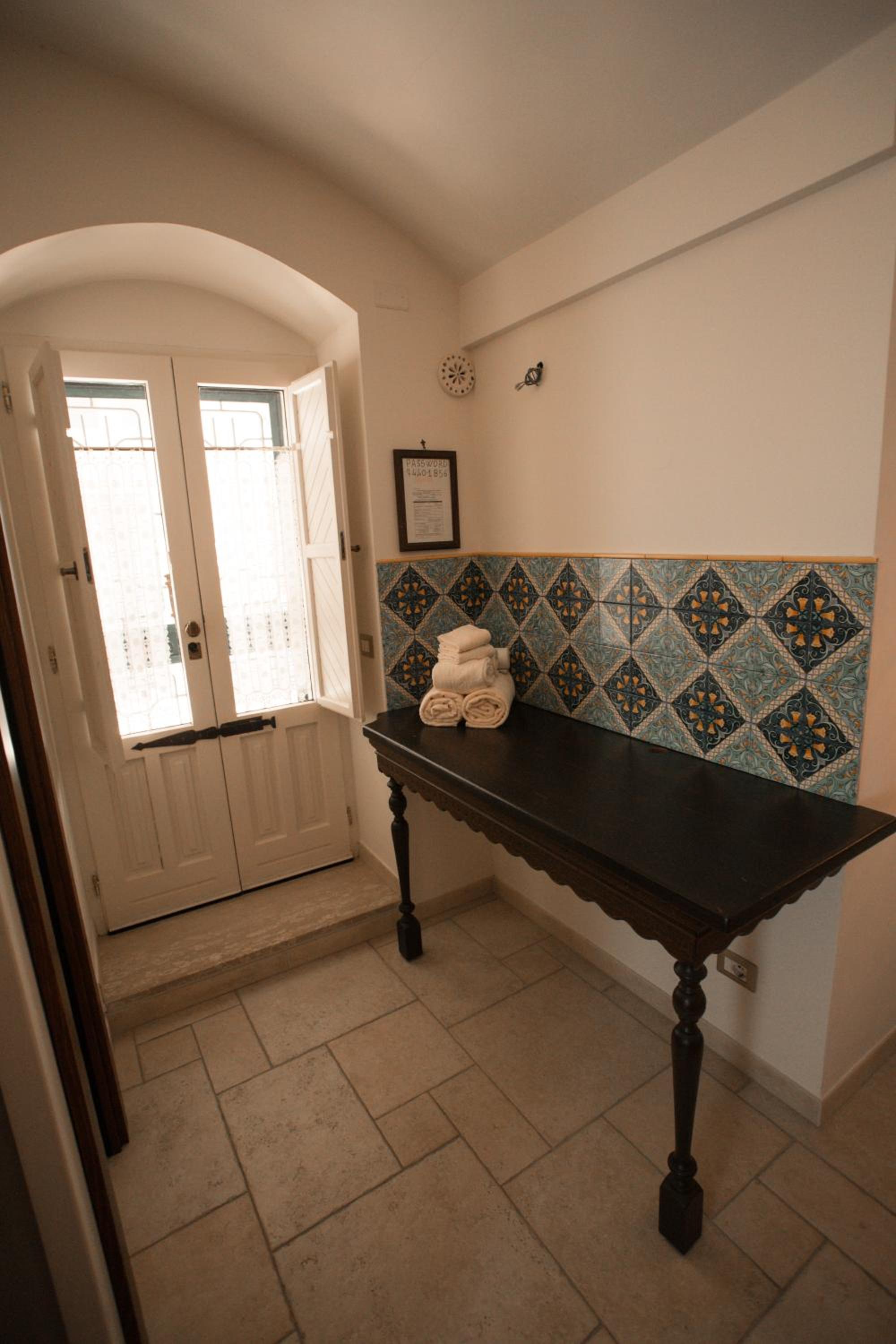 Double Room - Photo 7