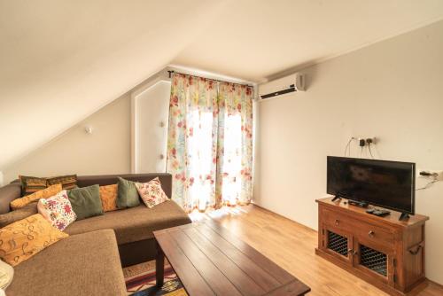 Two-Bedroom Apartment photo 2