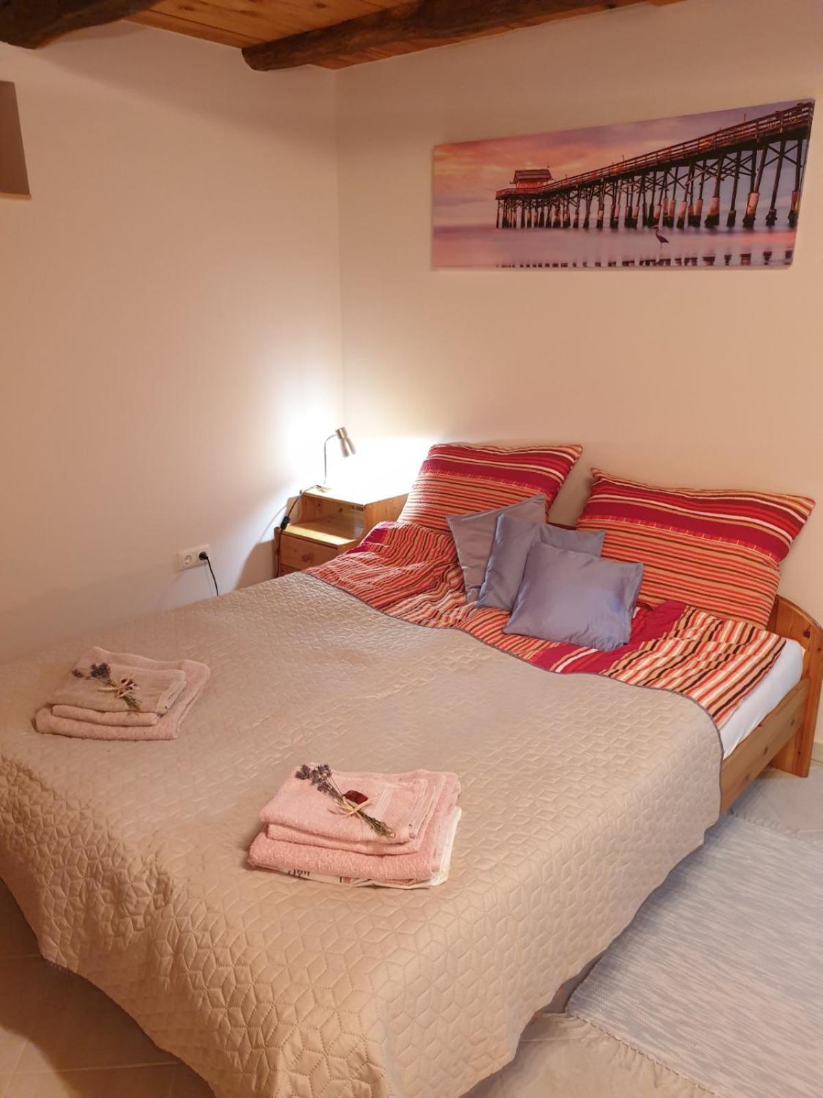 One-Bedroom Apartment - Photo 1