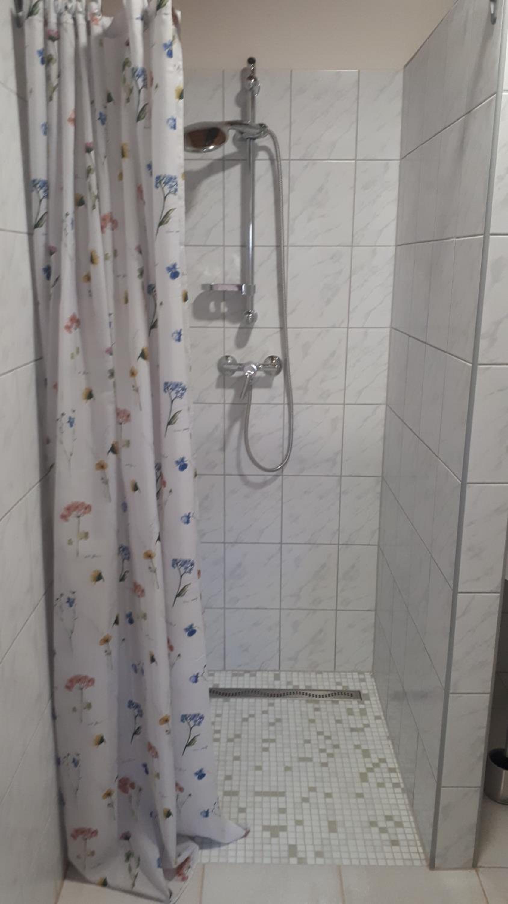 One-Bedroom Apartment - Photo 4