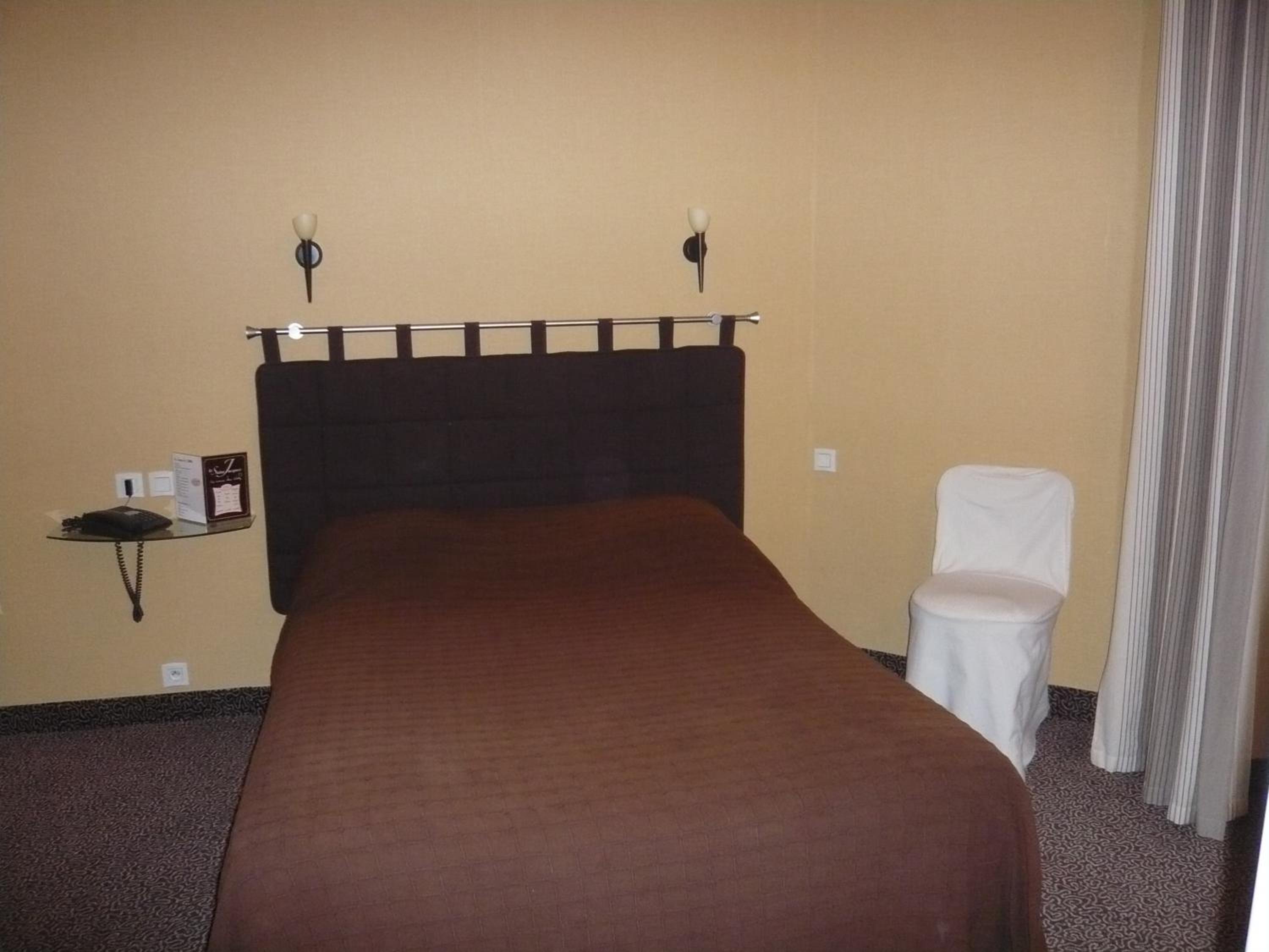 Quintuple Room
