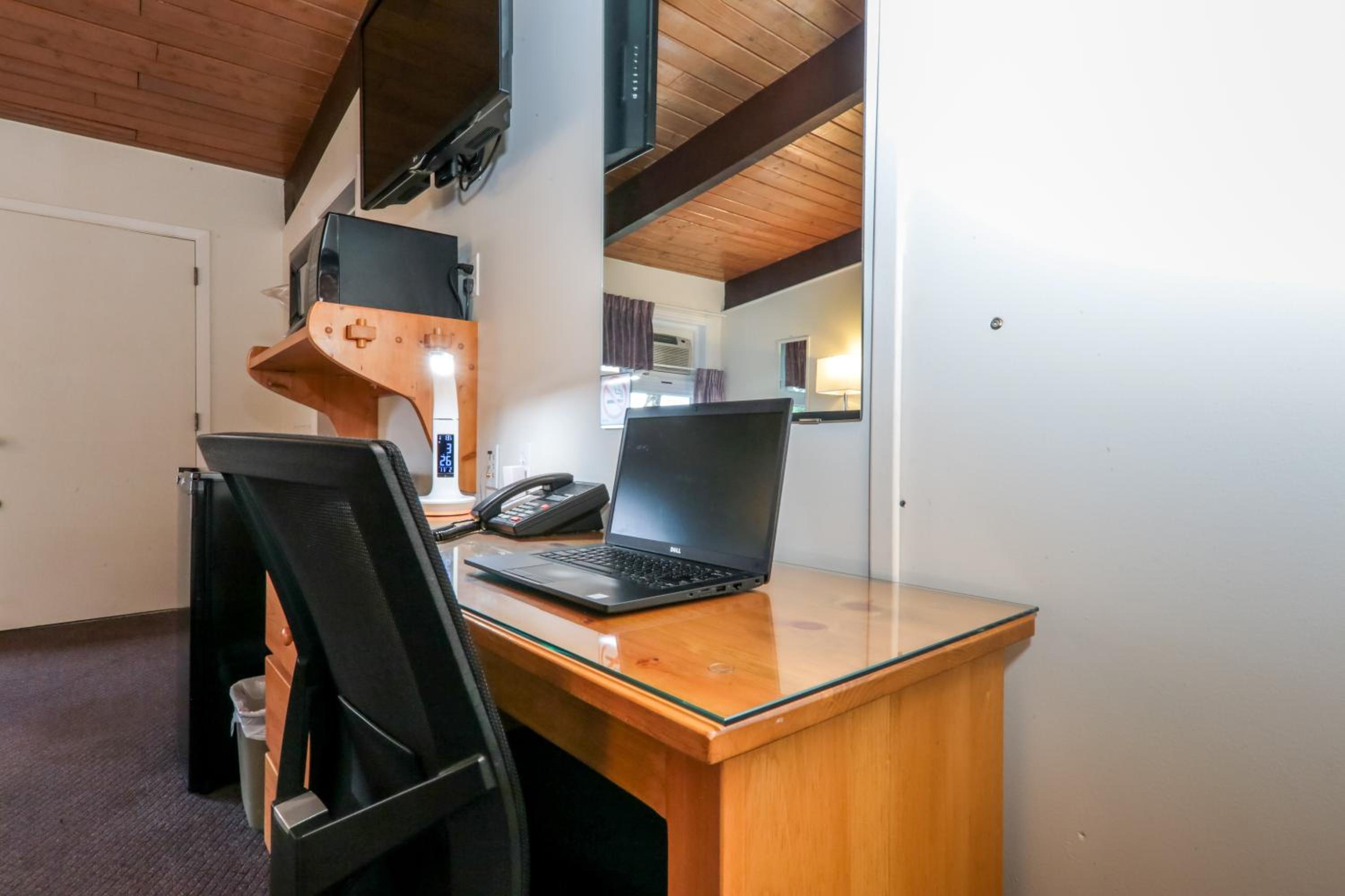 Standard King Room photo 1
