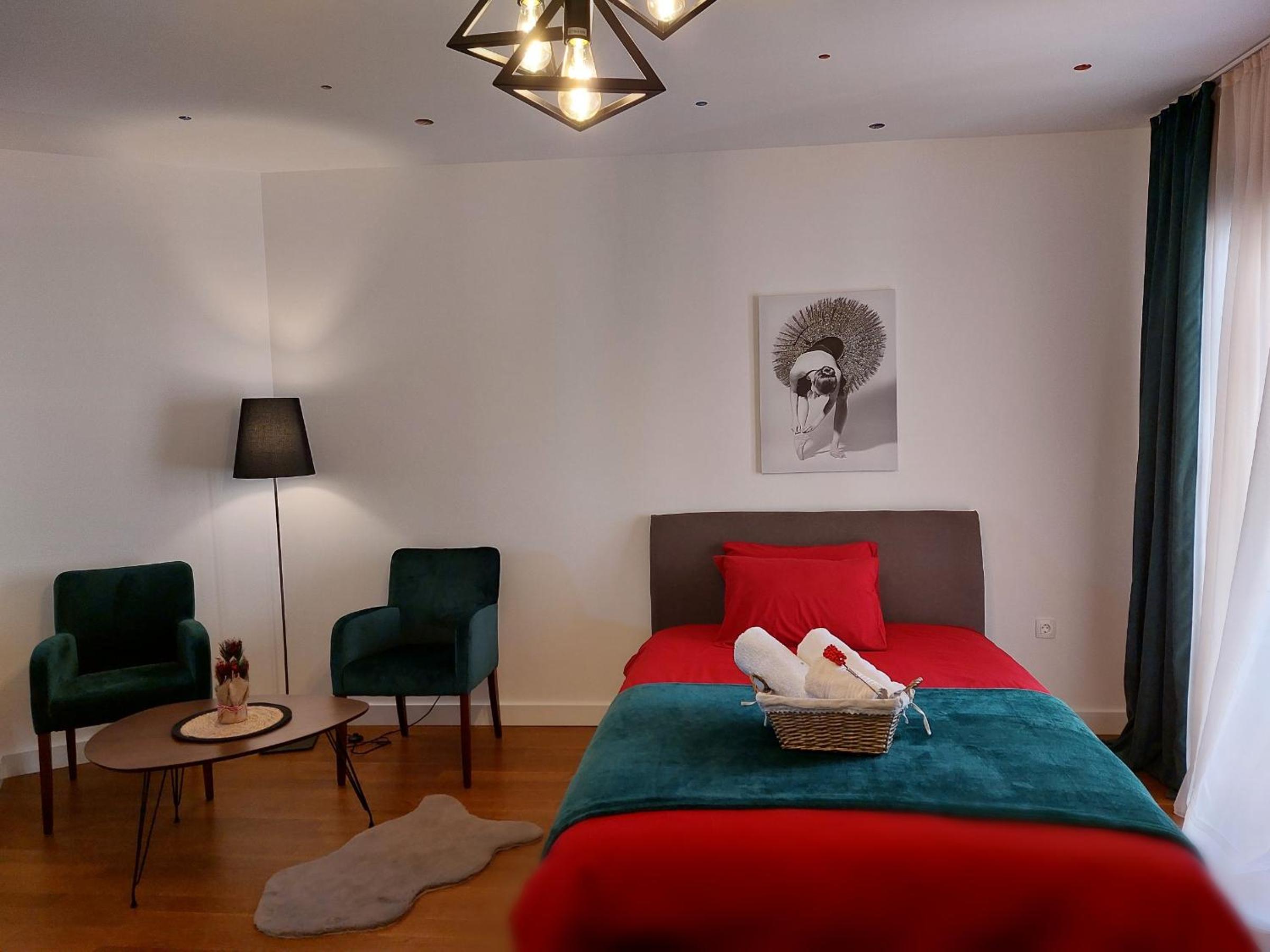 One-Bedroom Apartment