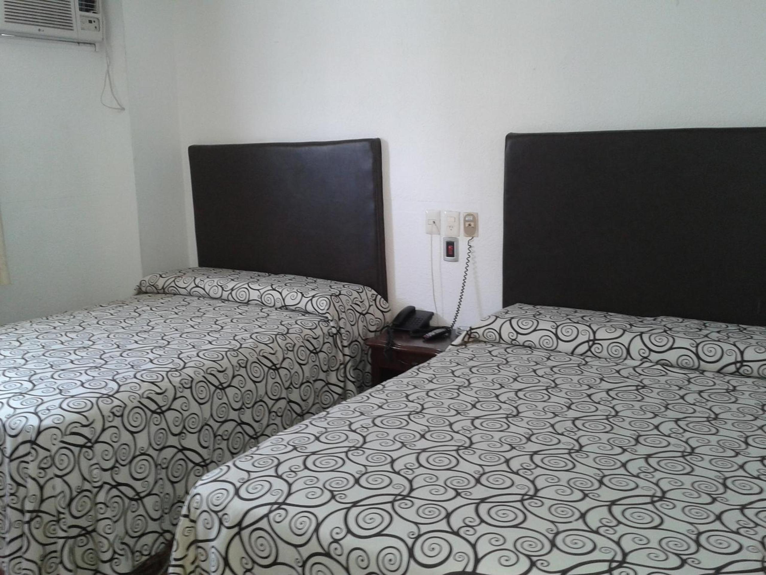 Double Room with Two Double Beds photo 3