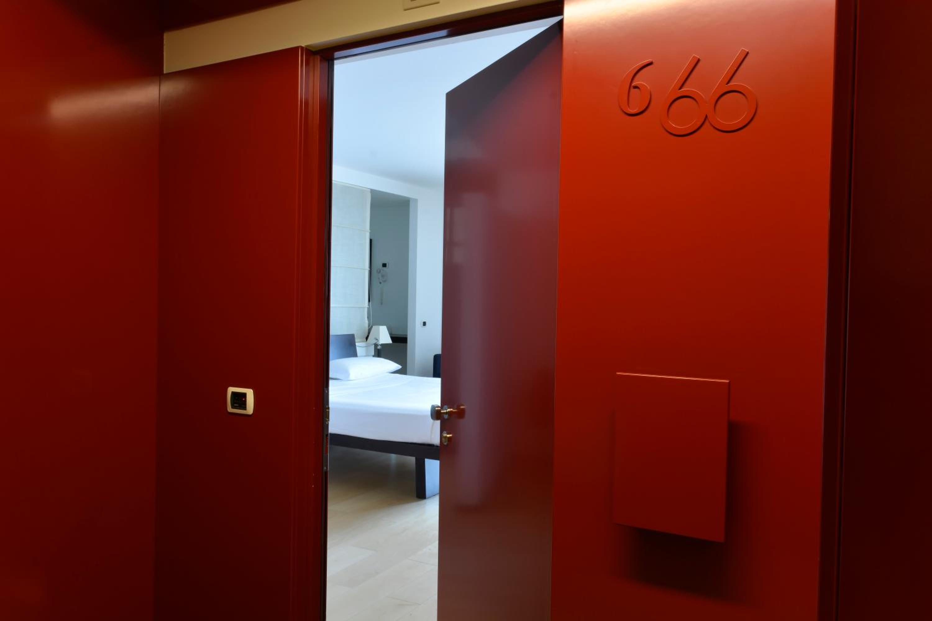 Executive Double Room - Photo 9