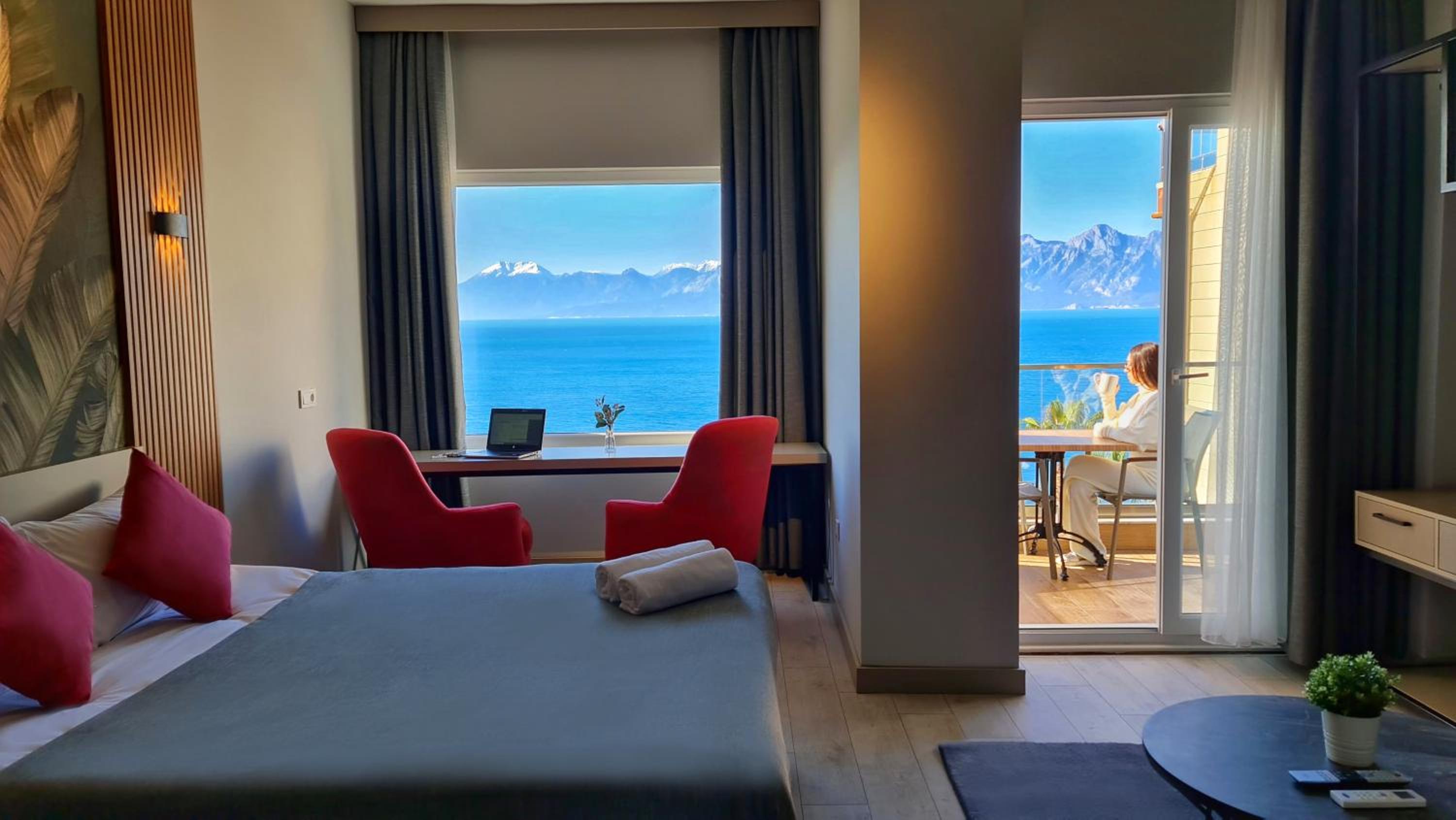 Studio with Sea View