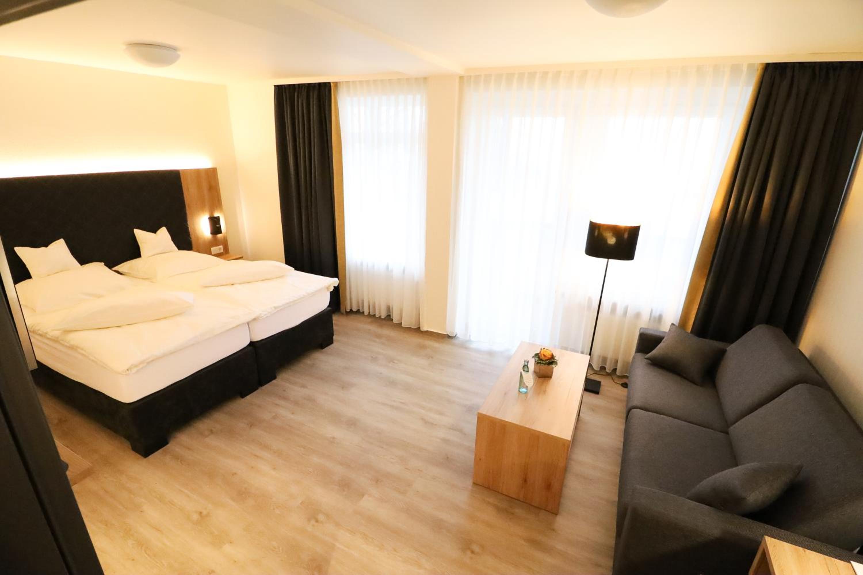 Suite with Balcony photo 3