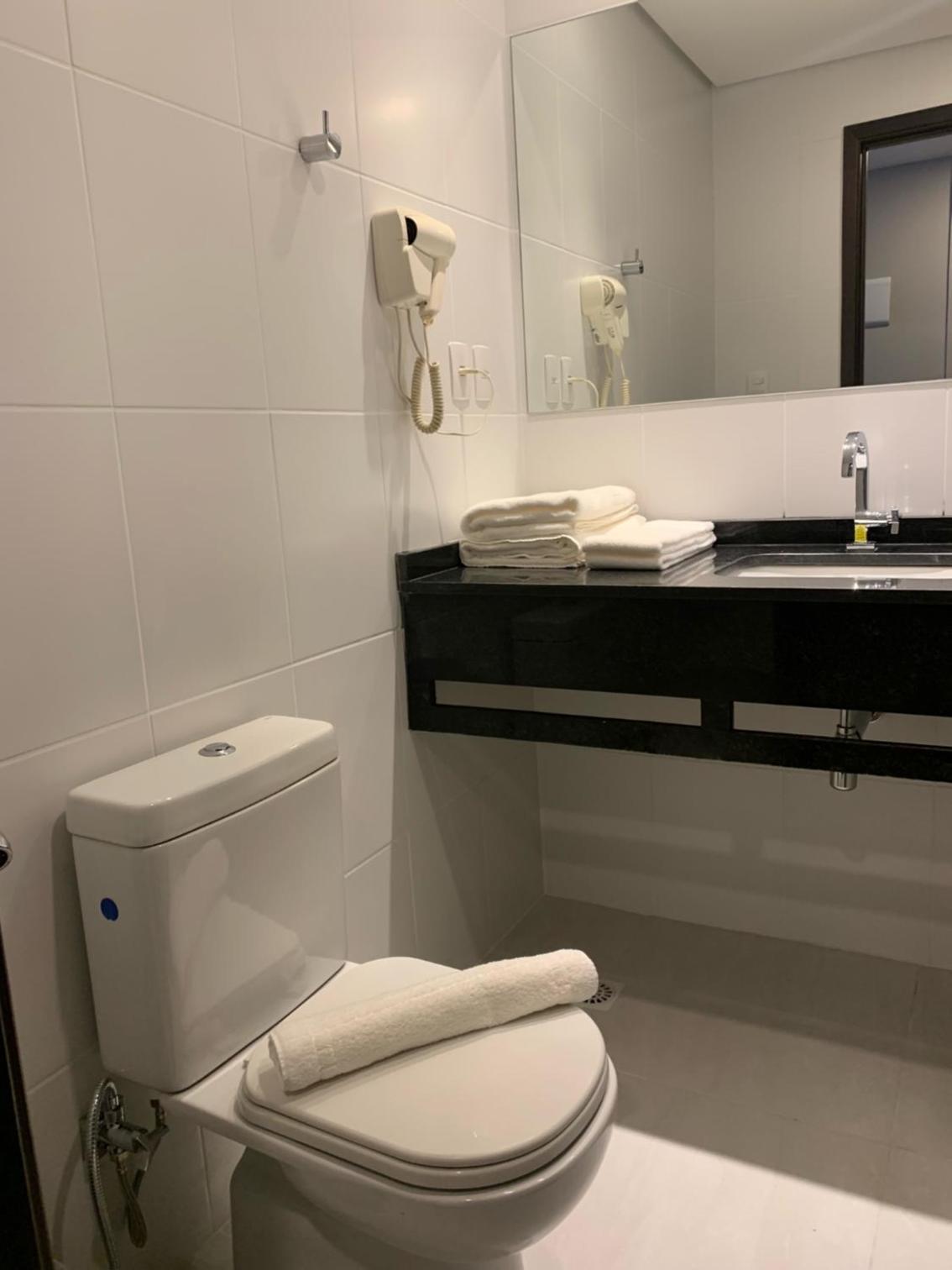 1 Queen Bed, Luxury Suite, Non-Smoking - Photo 5