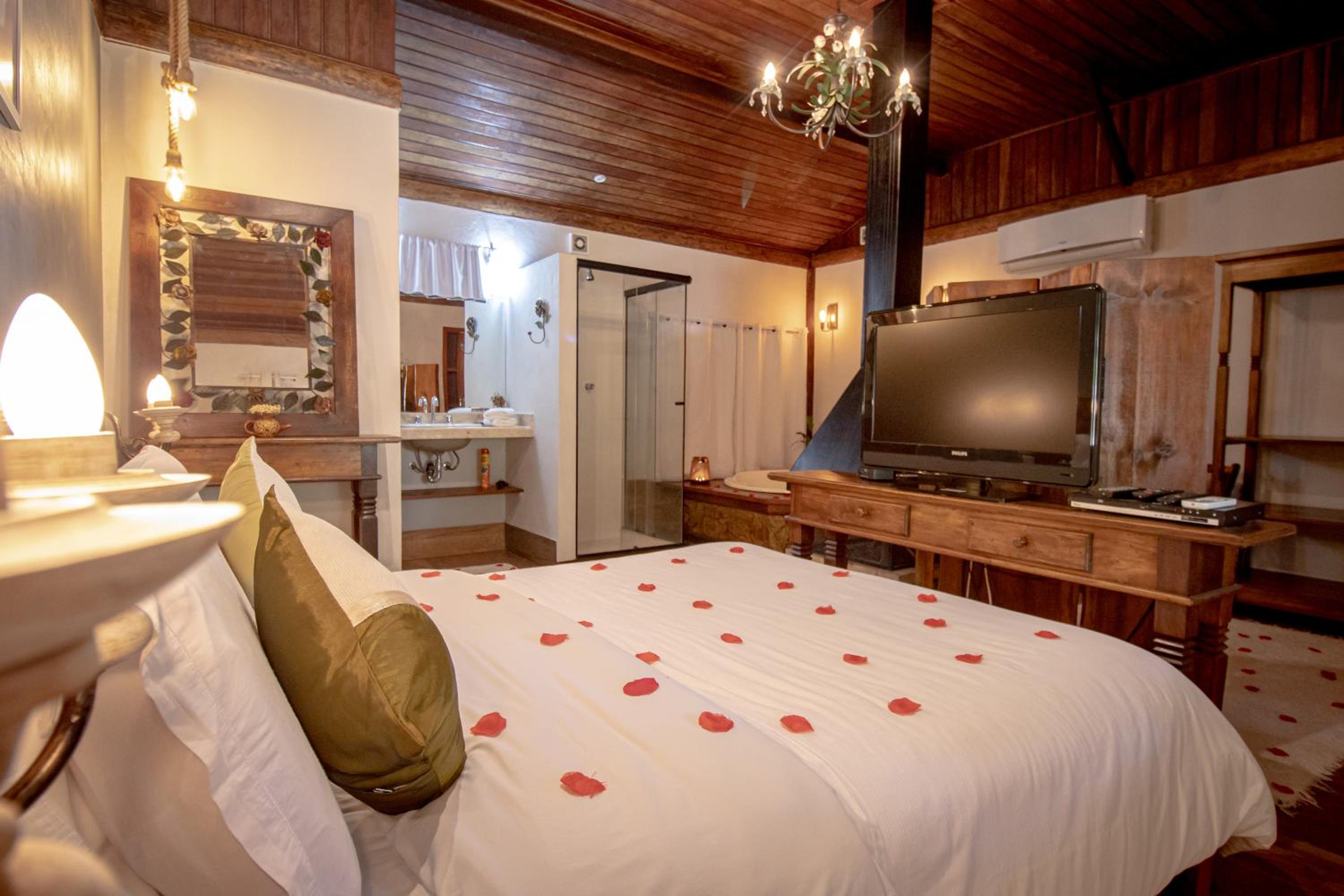Queen Room with Spa Bath photo 1