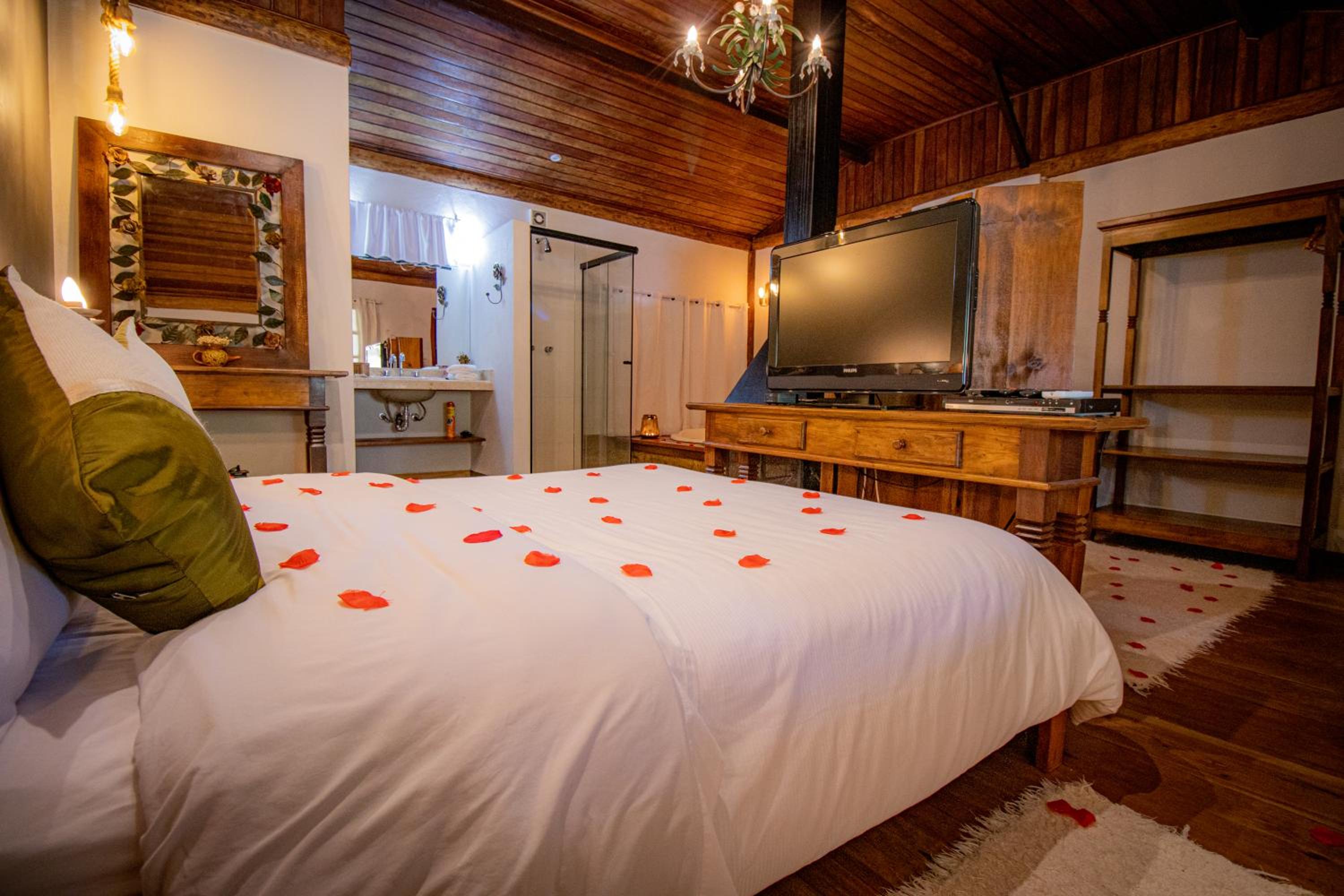 Queen Room with Spa Bath photo 2