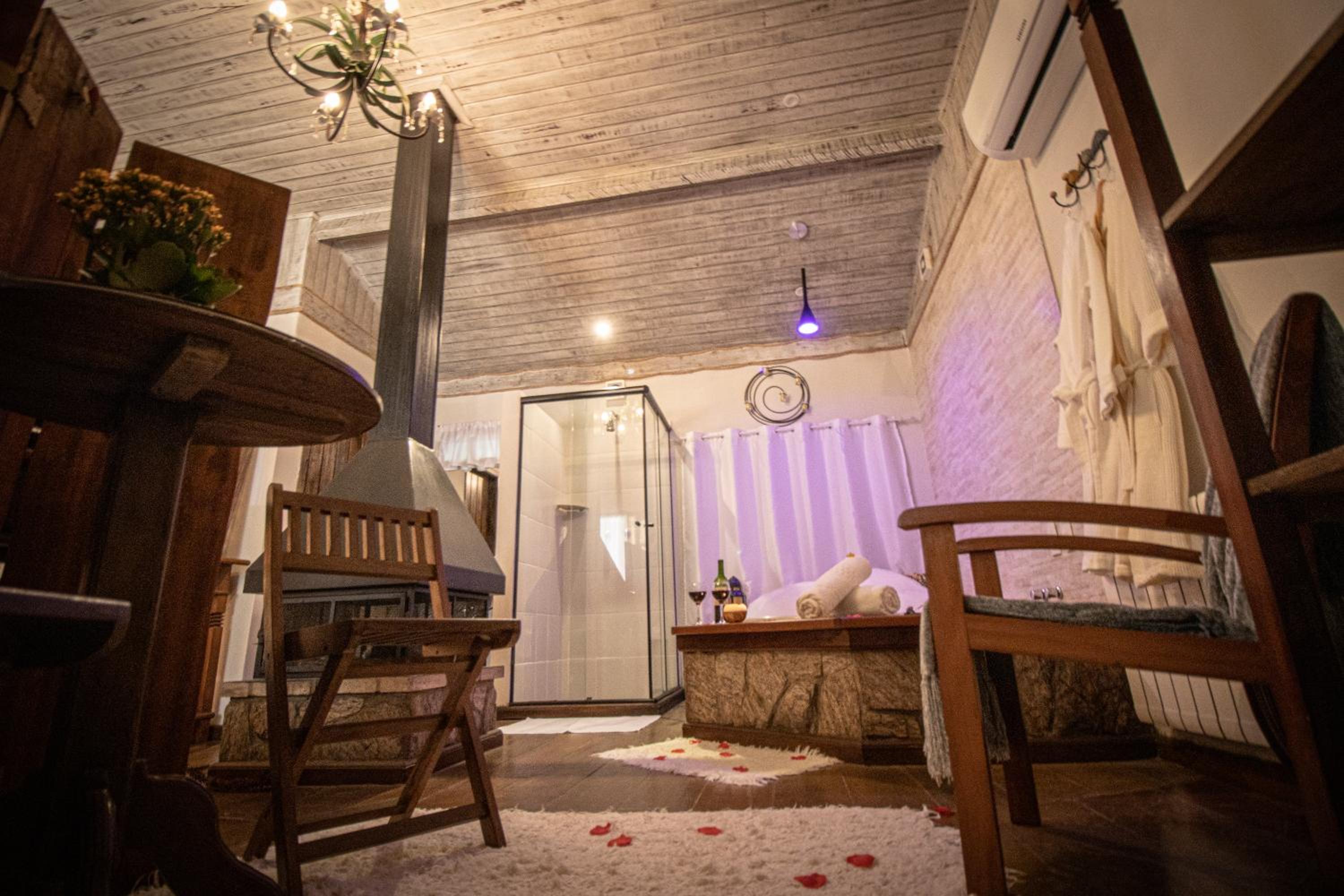 Queen Room with Spa Bath photo 3
