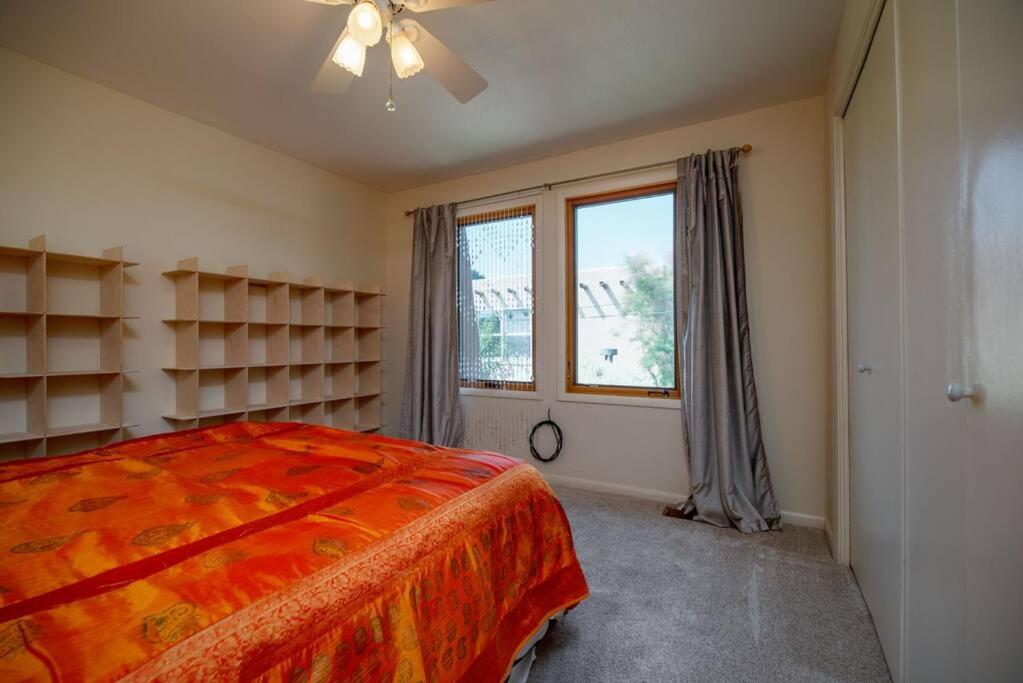 Three-Bedroom House photo 2