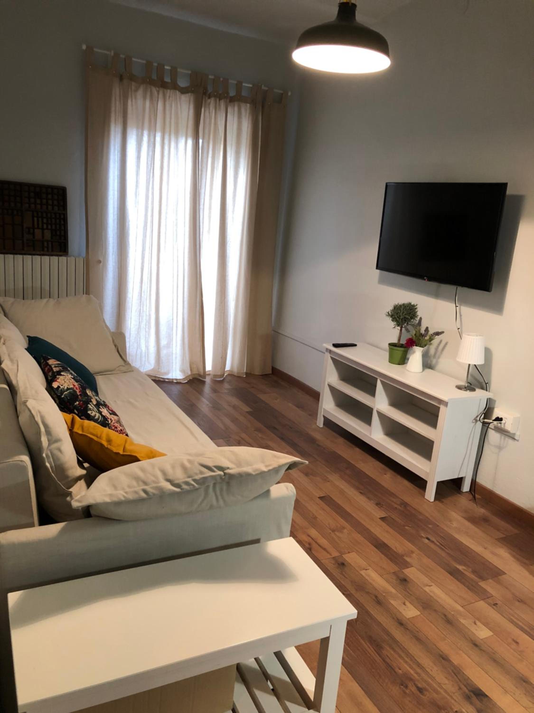 One-Bedroom Apartment photo 2