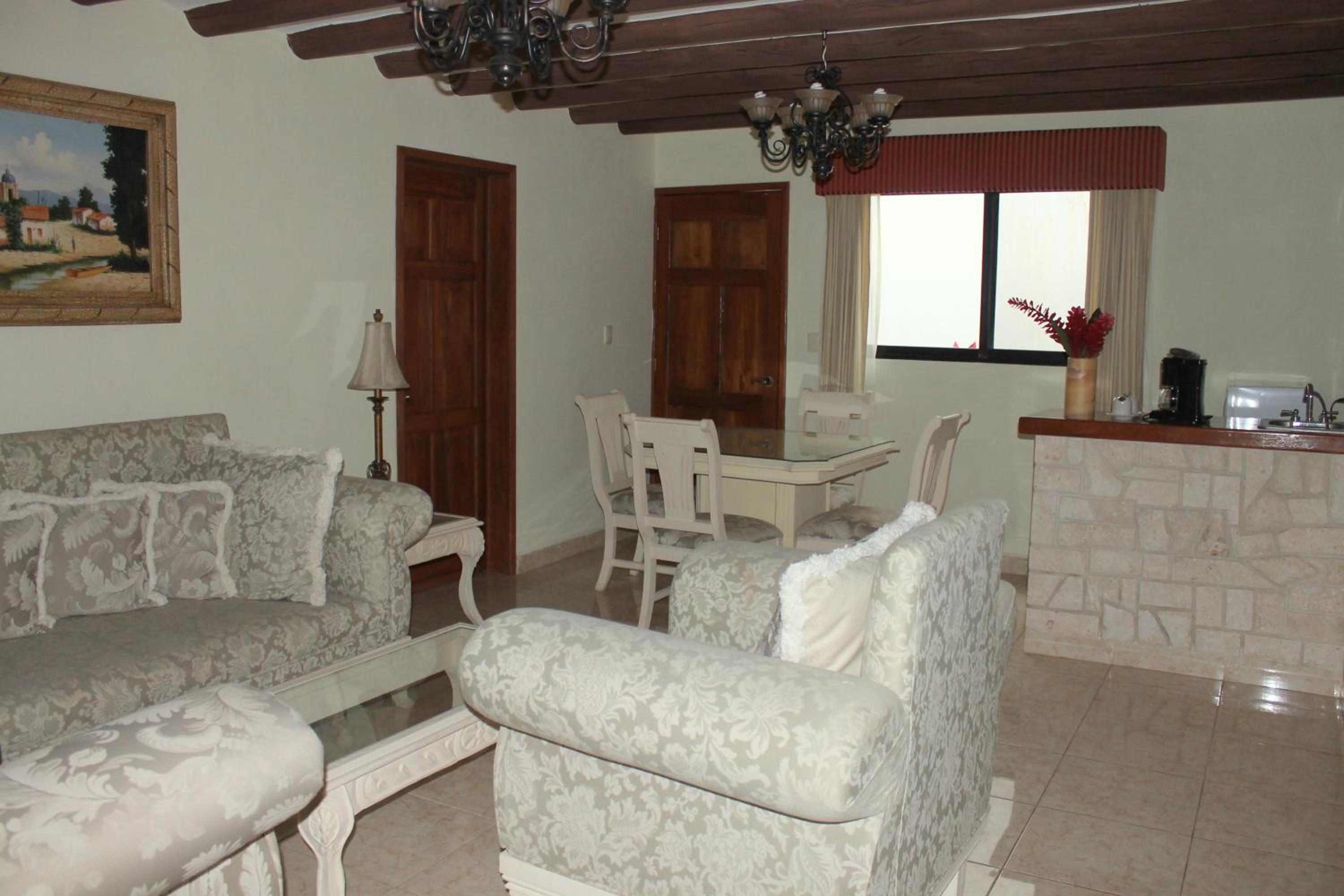 Deluxe Suite photo 1