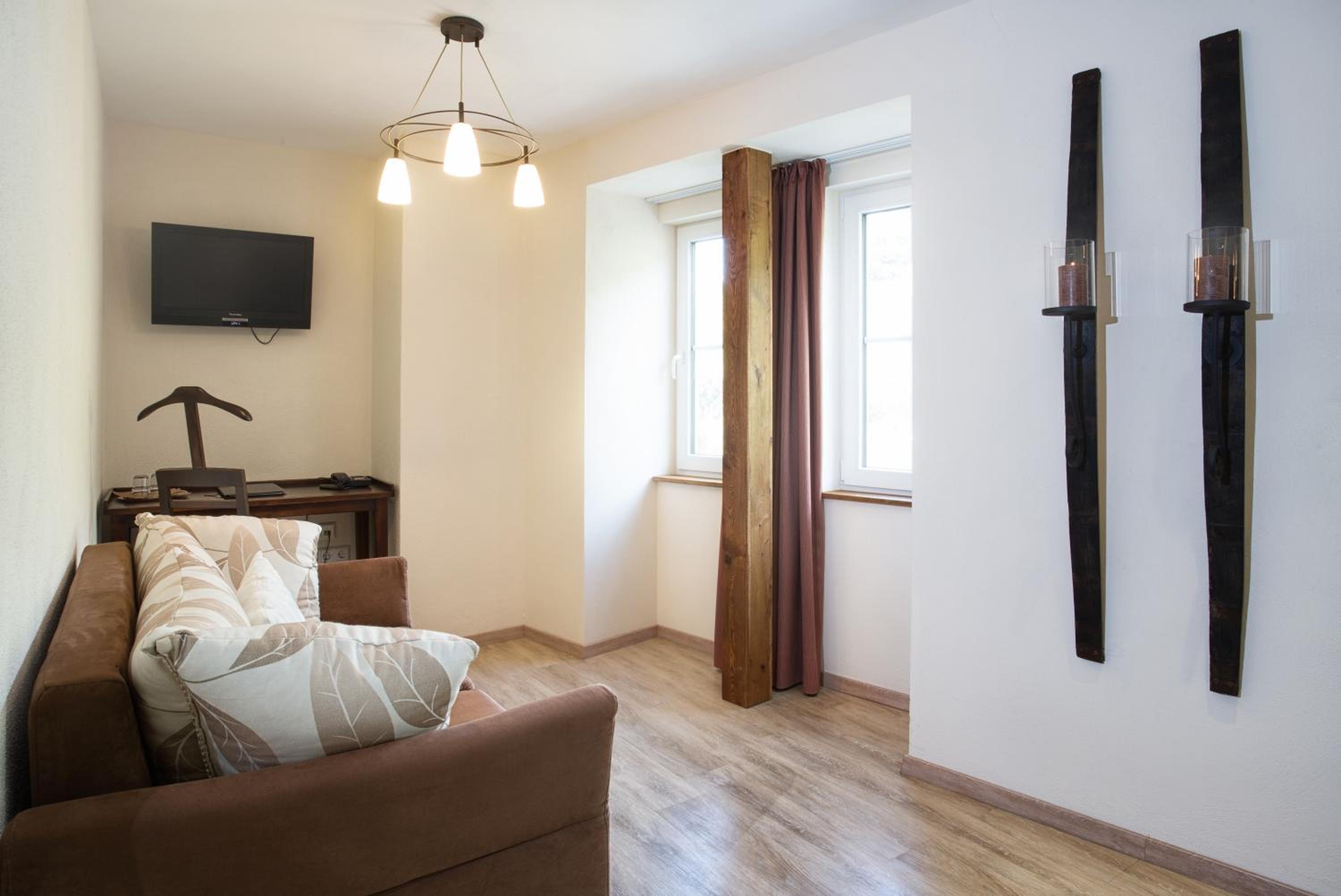 Comfort Family Room photo 2