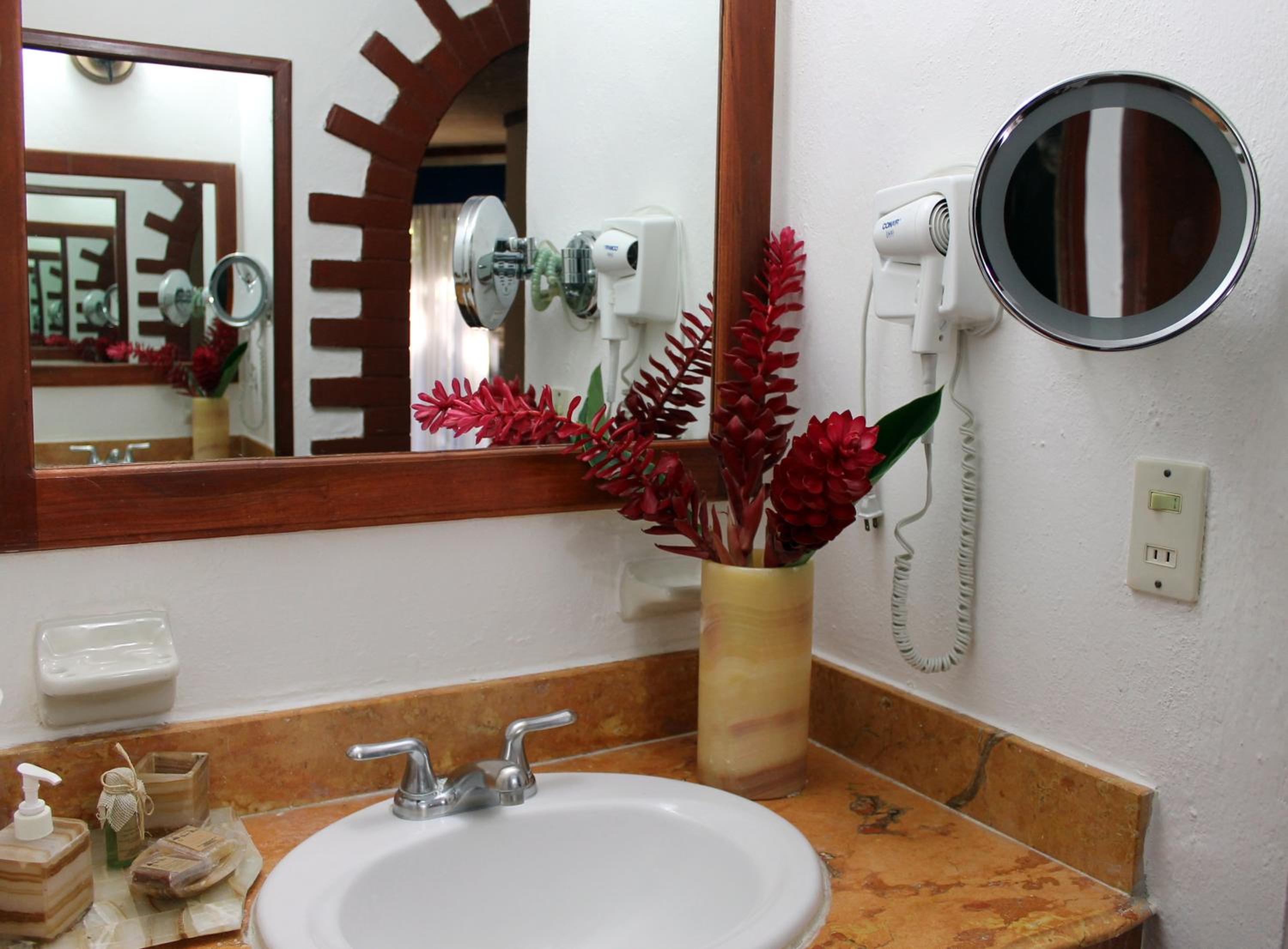 Double Room with Two Double Beds - Photo 8
