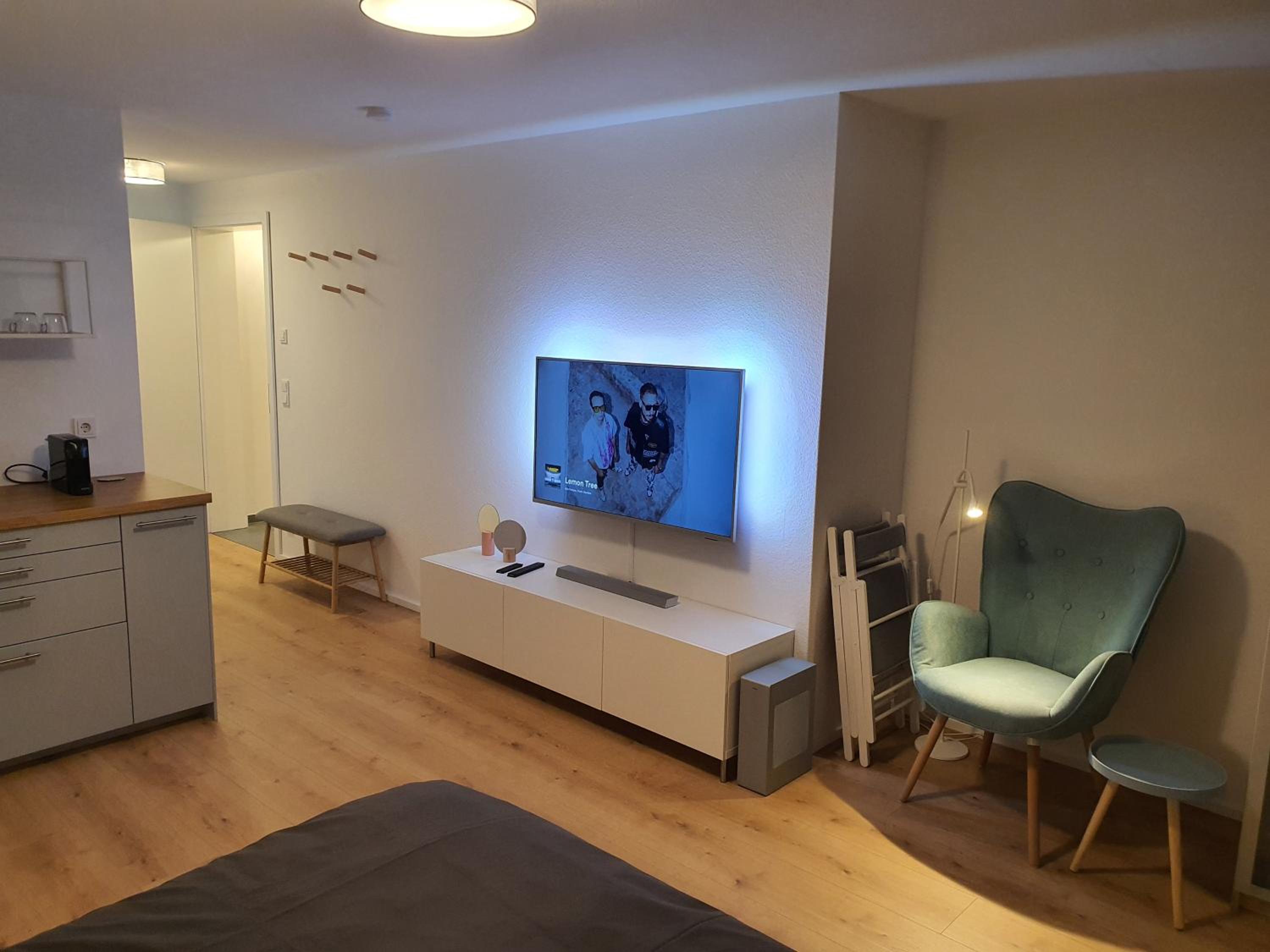 One-Bedroom Apartment - Photo 2
