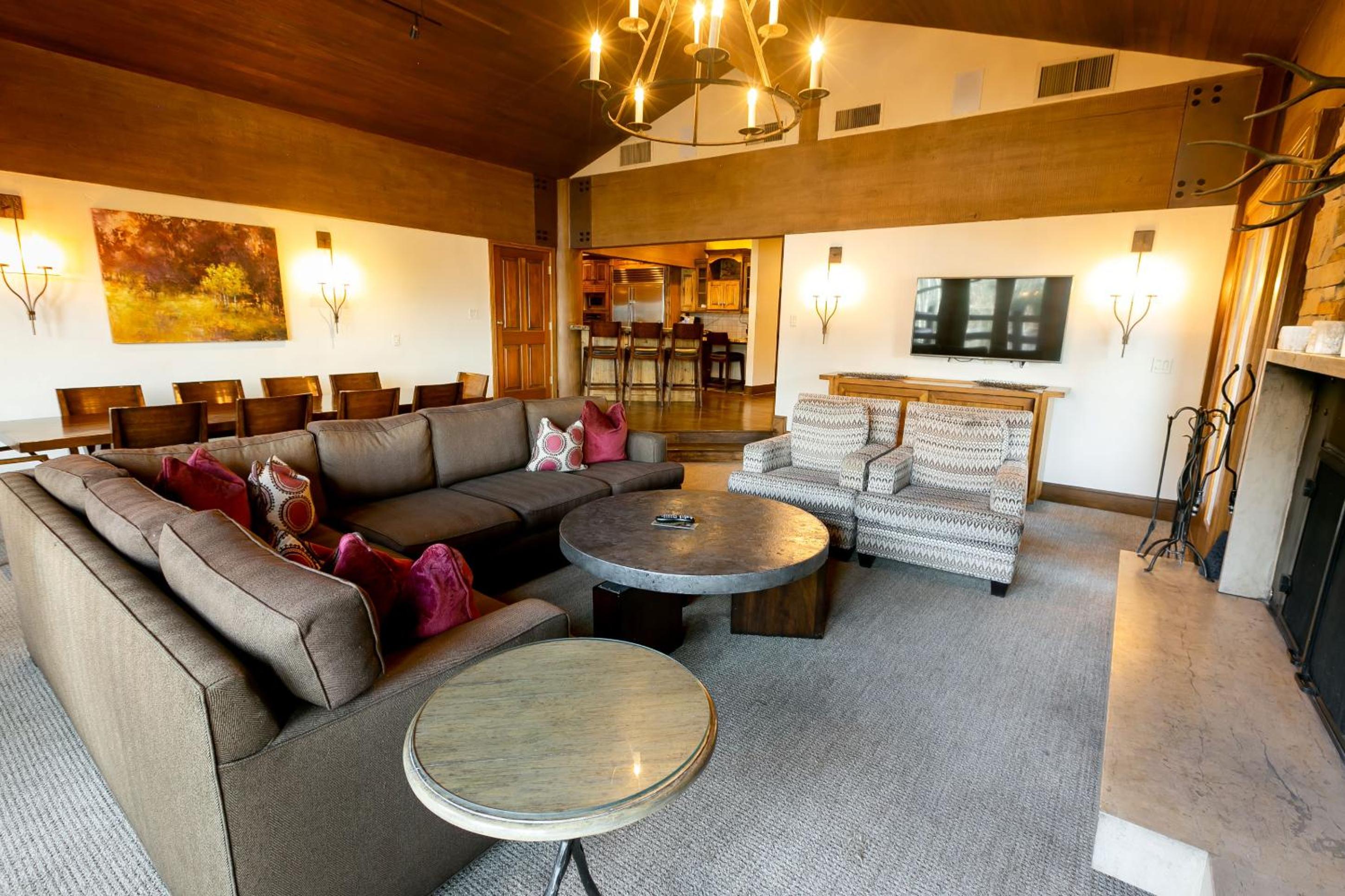 Suite - Photo 3