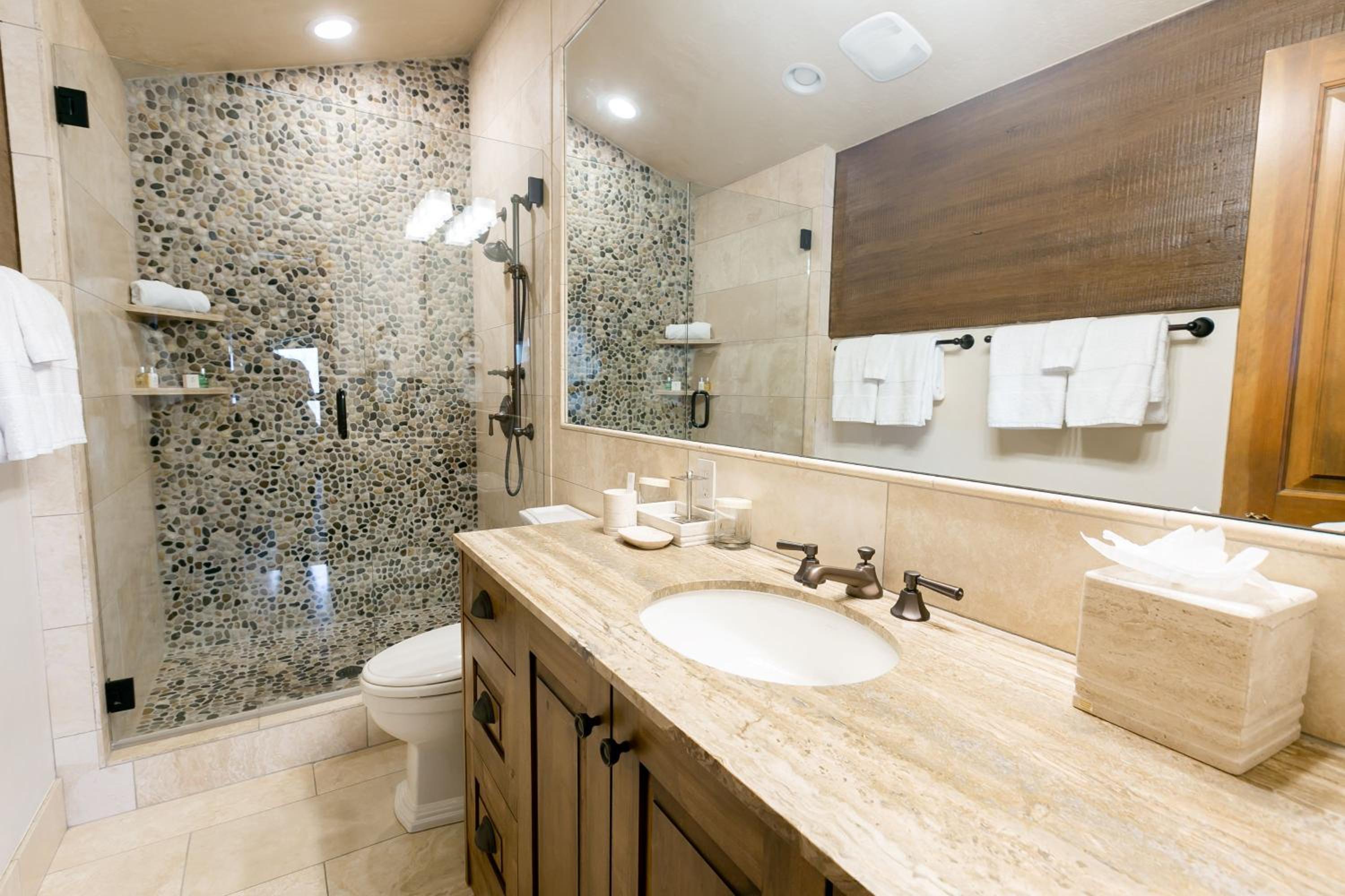 Suite - Photo 7